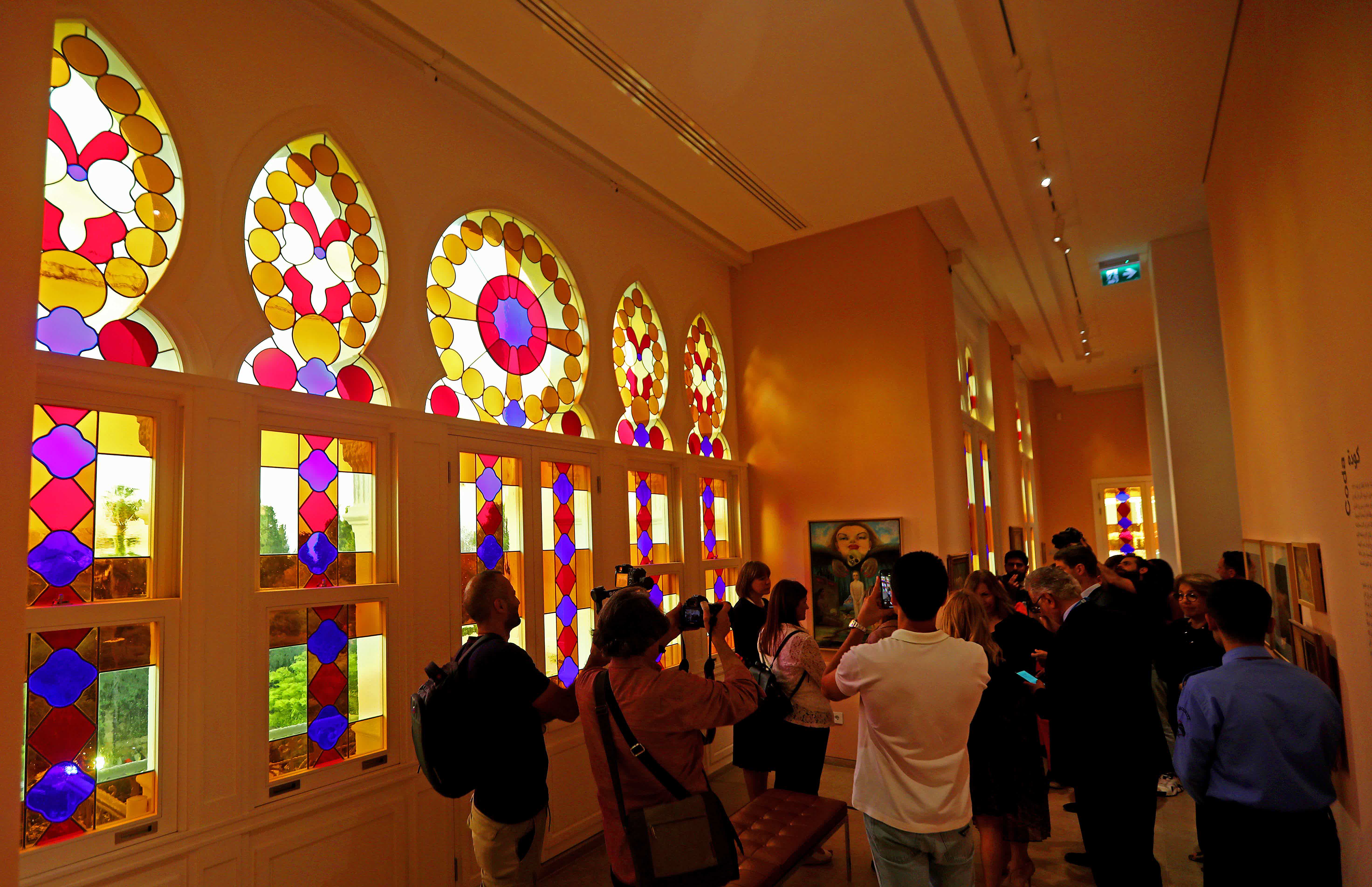 5月26日，在黎巴嫩首都貝魯特，遊客在重新開放的蘇爾索克博物館內參觀。（新華社）