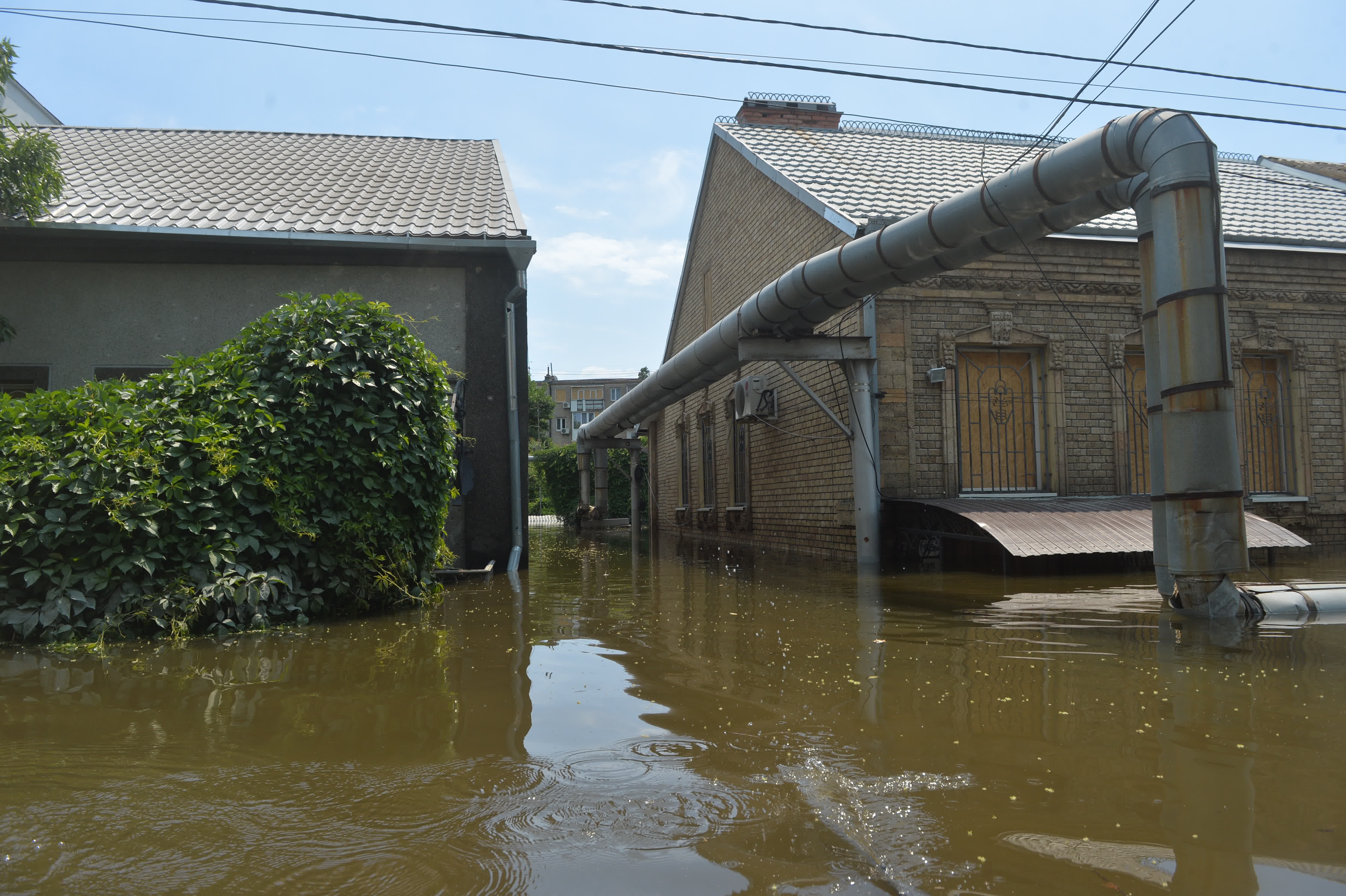 這是6月9日拍攝的被洪水淹沒的赫爾松市區。（新華社）