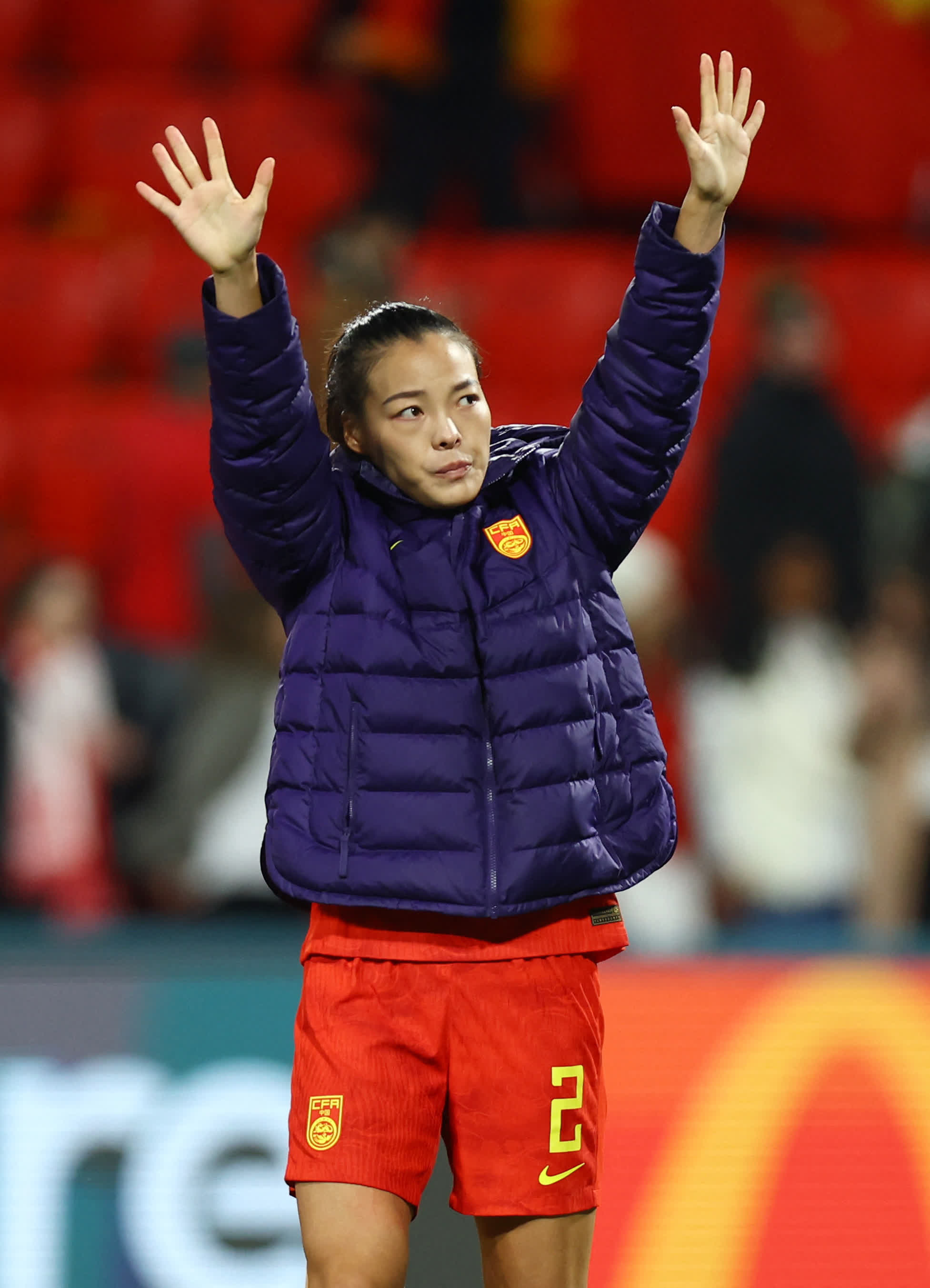 李梦雯和觀眾互動，神情略有失落。（路透社）