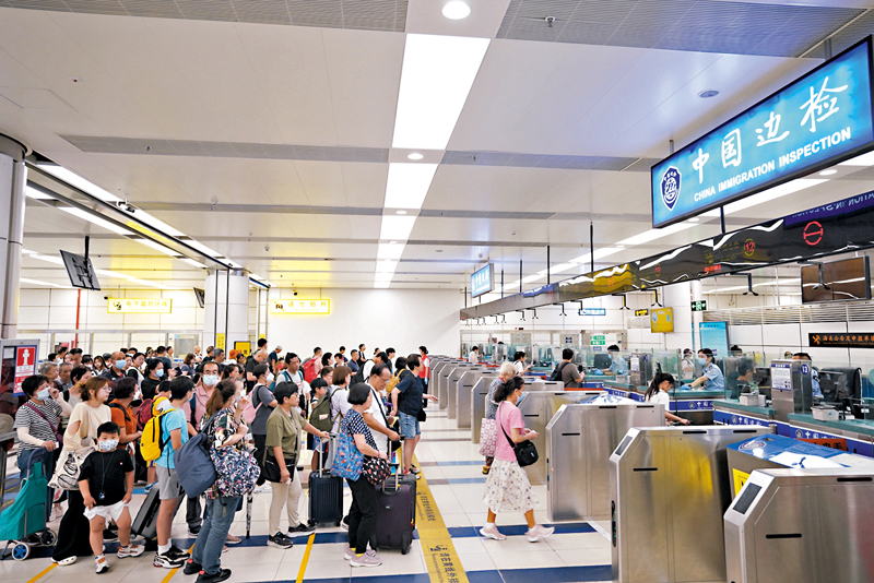 關口遍設旅遊消費攻略 協助港人掌握電子支付 深圳口岸再優化 搶客搶到最前線 - 要聞 - 香港文匯網
