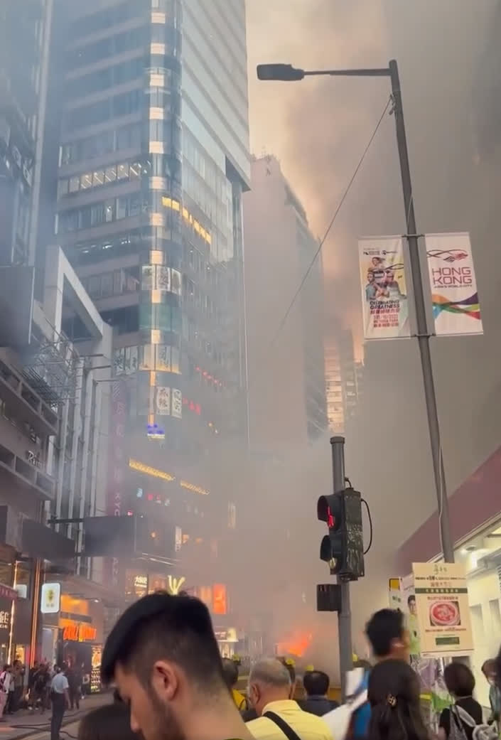 環保斗起火 銅鑼灣多條道路一度封閉 - 香港 - 香港文匯網