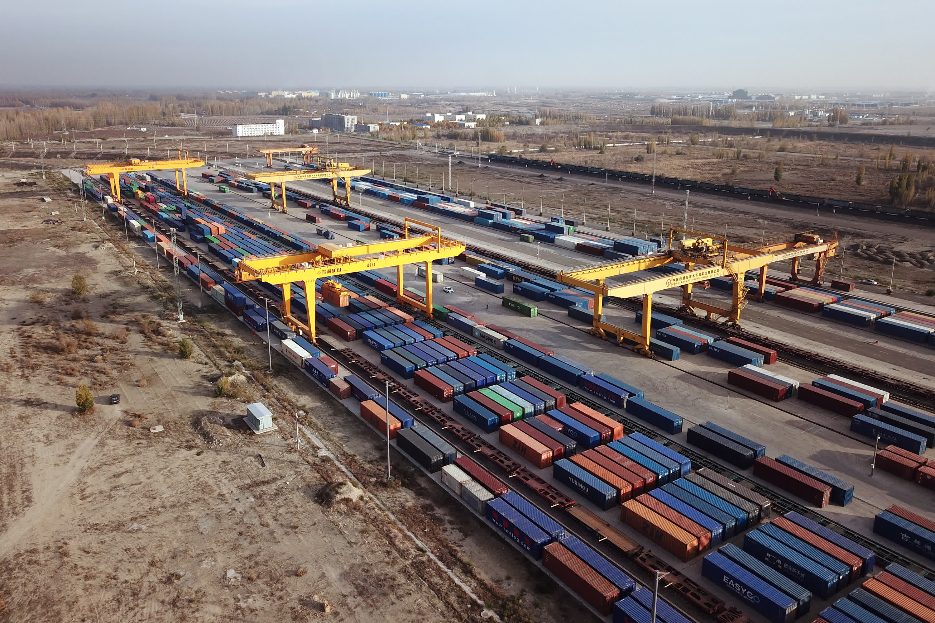 霍爾果斯鐵路口岸站（無人機照片）。（新華社）