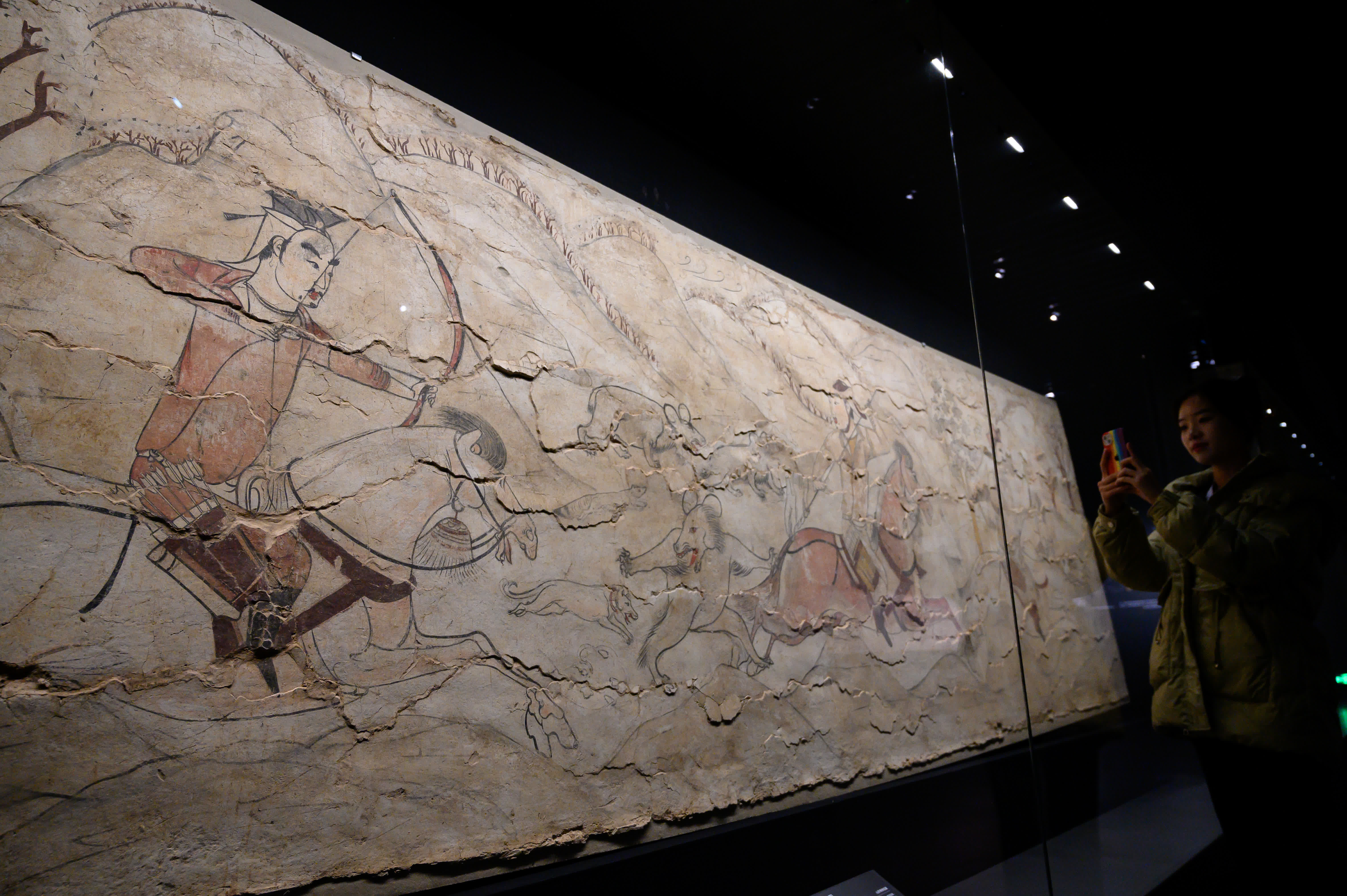 11月14日，山西省太原市，記者探訪正在建設中的北齊壁畫博物館。（中新社）