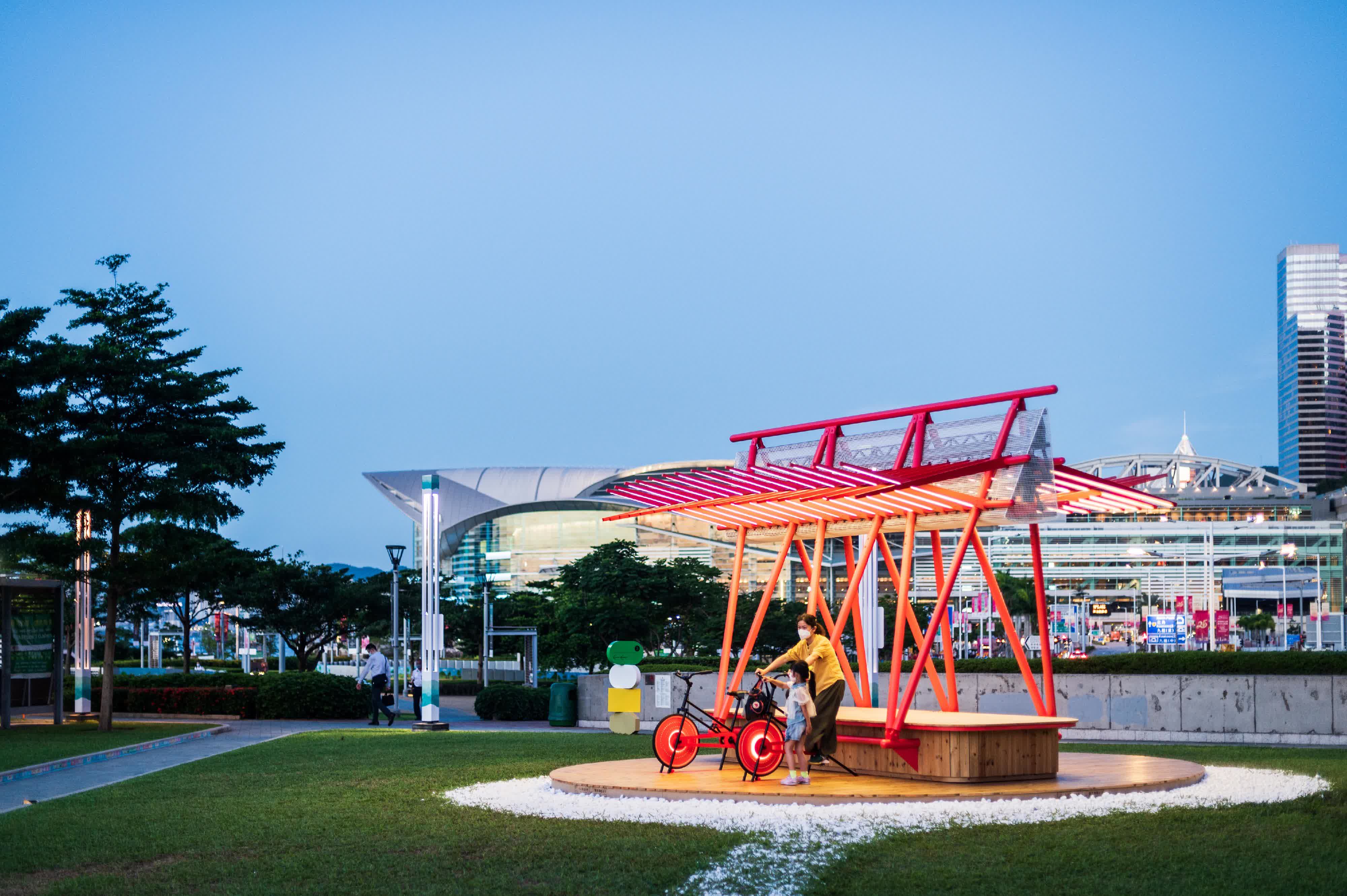 藝術推廣辦事處的委約作品《夢想實驗號》入圍「香港建築師學會年獎」的「建築師學會特別大獎──建築裝置、策展與展覽設計」獎項。(政府新聞處)
藝術推廣辦事處的委約作品《夢想實驗號》入圍「香港建築師學會年獎」的「建築師學會特別大獎──建築裝置、策展與展覽設計」獎項。(政府新聞處)