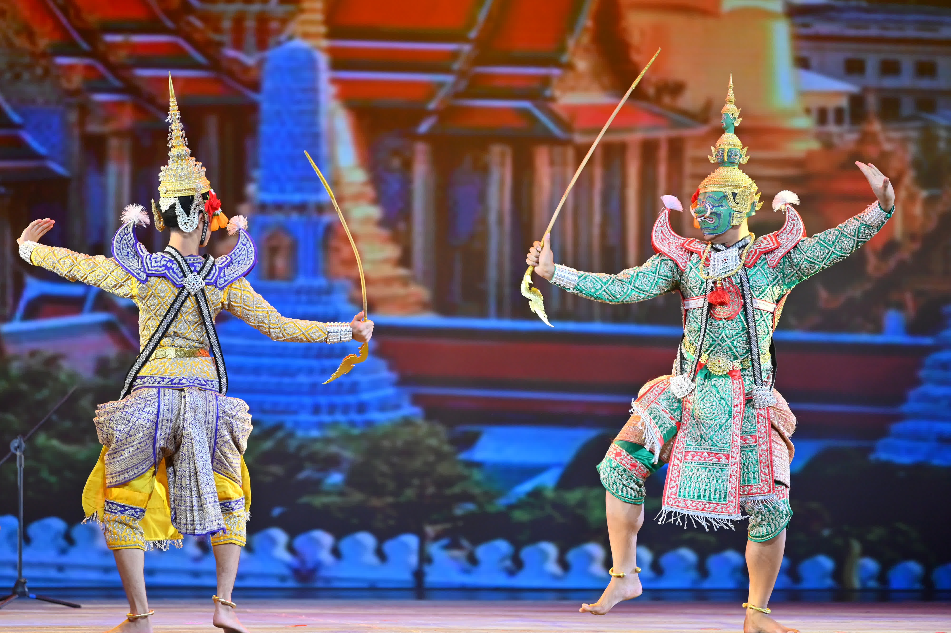 圖為中國—東盟（南寧）戲劇周開幕演出現場的泰國孔劇表演。 （中新社）