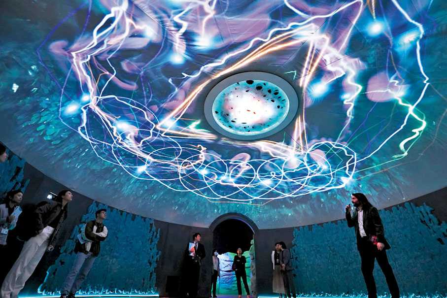 「科幻旅航」啟動 拜會《星戰》機械人 - 香港 - 香港文匯報