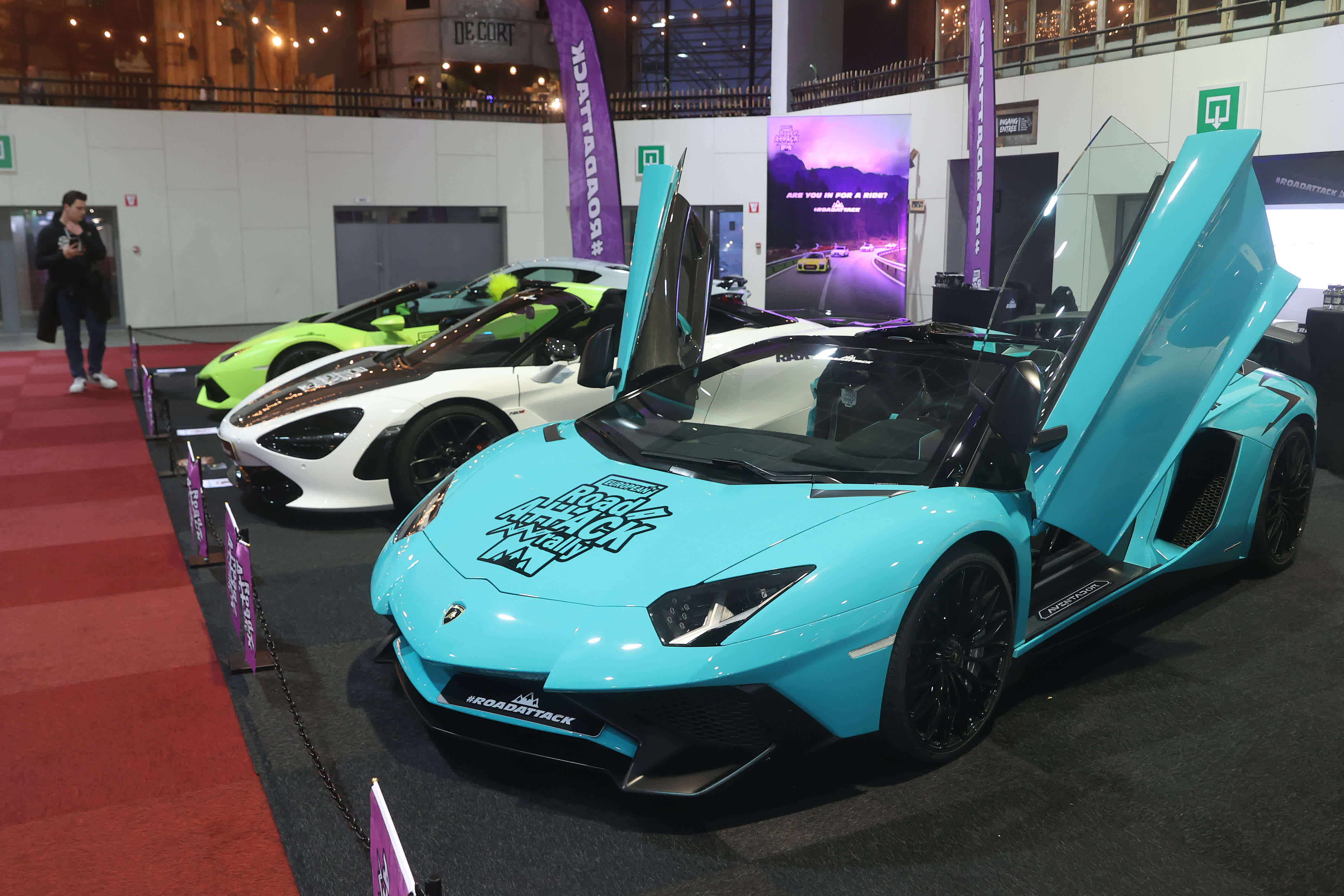 這是1月17日在比利時布魯塞爾拍攝的2024布魯塞爾汽車展上展出的汽車。