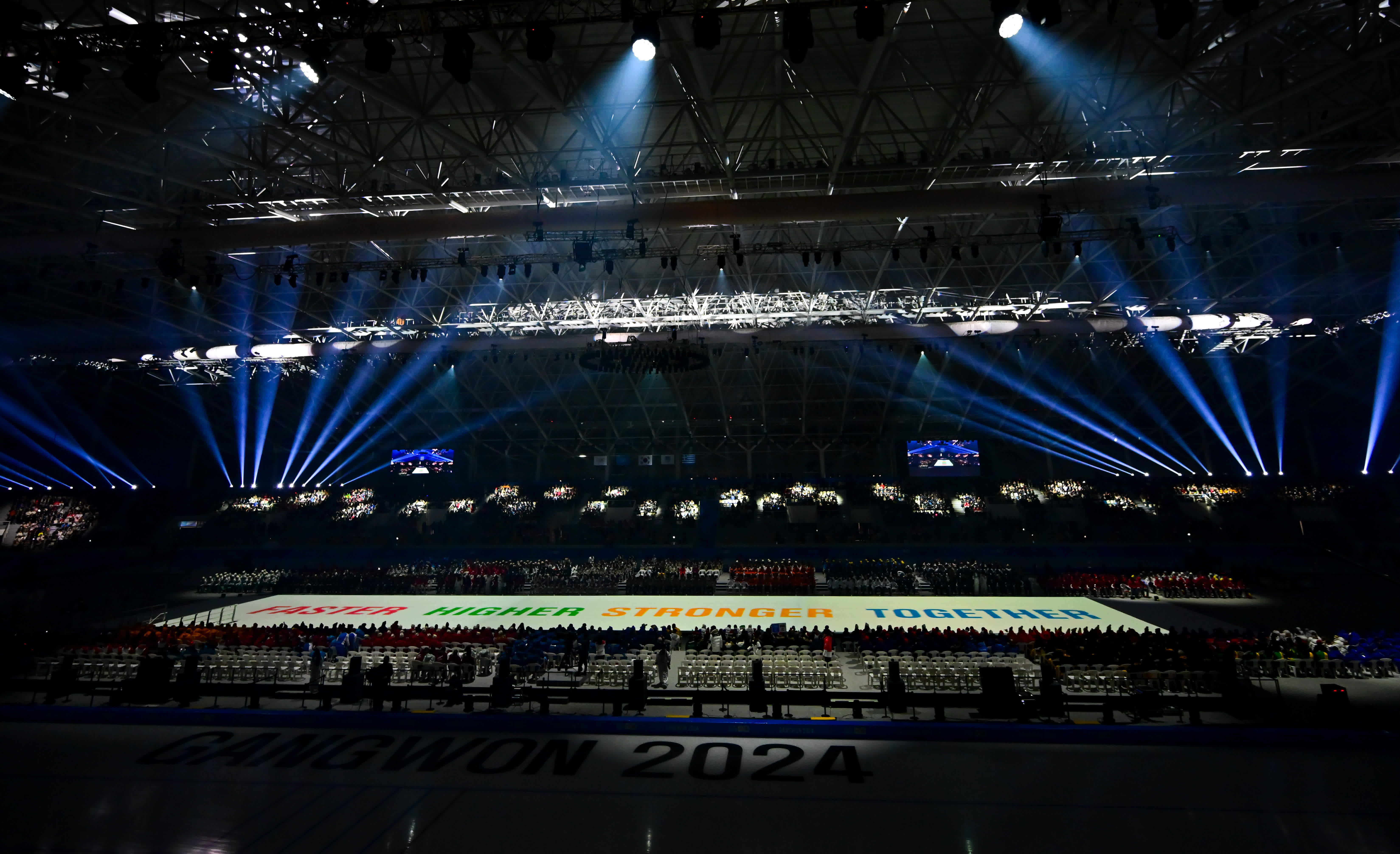 這是1月19日在江陵速滑館拍攝的開幕式現場。（新華社）