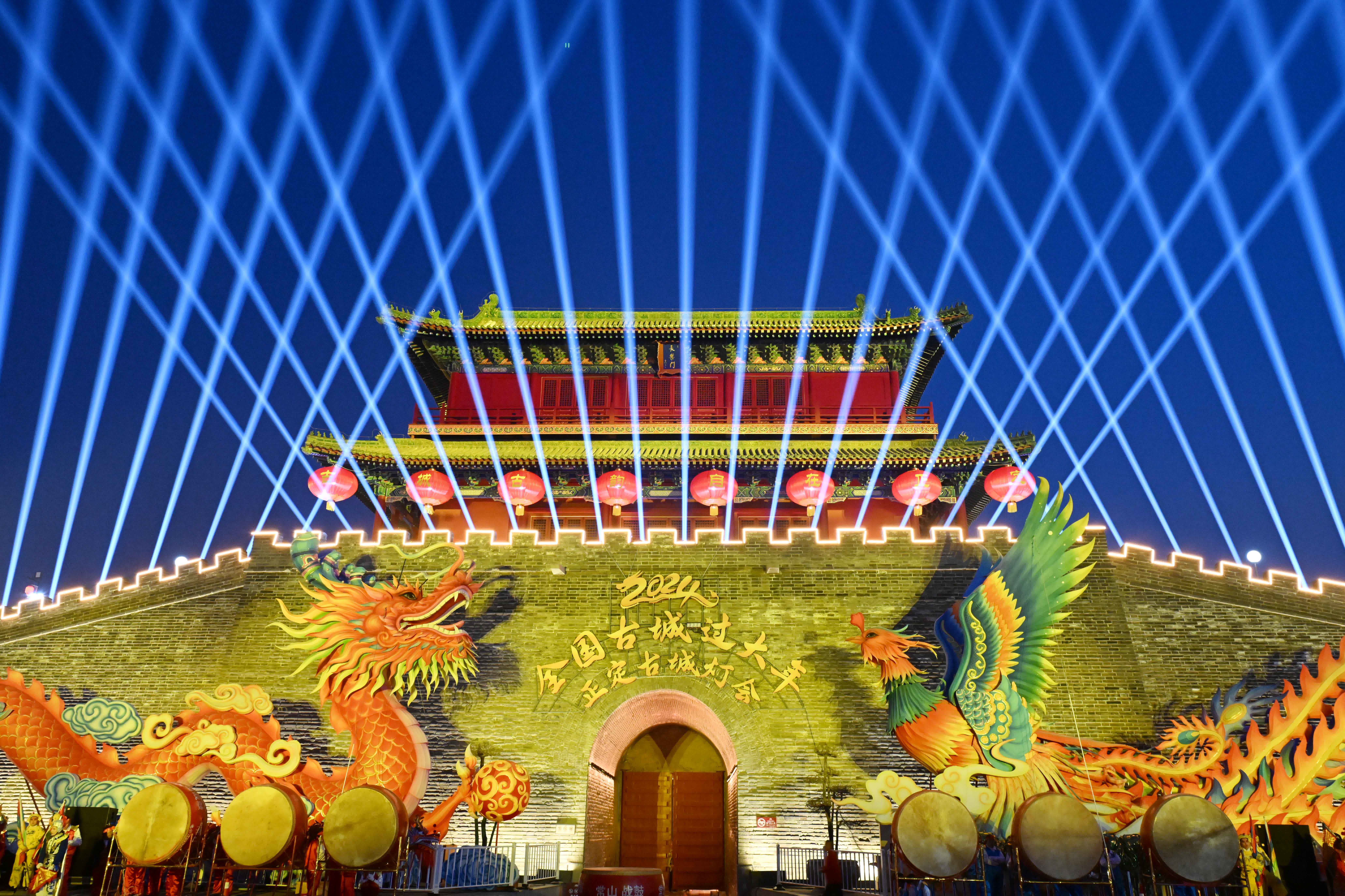 這是2月3日拍攝的河北省石家莊市正定古城南城門。（新華社）