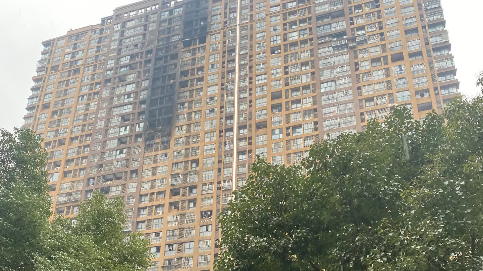 （有片）記者直擊南京居民樓火災現場