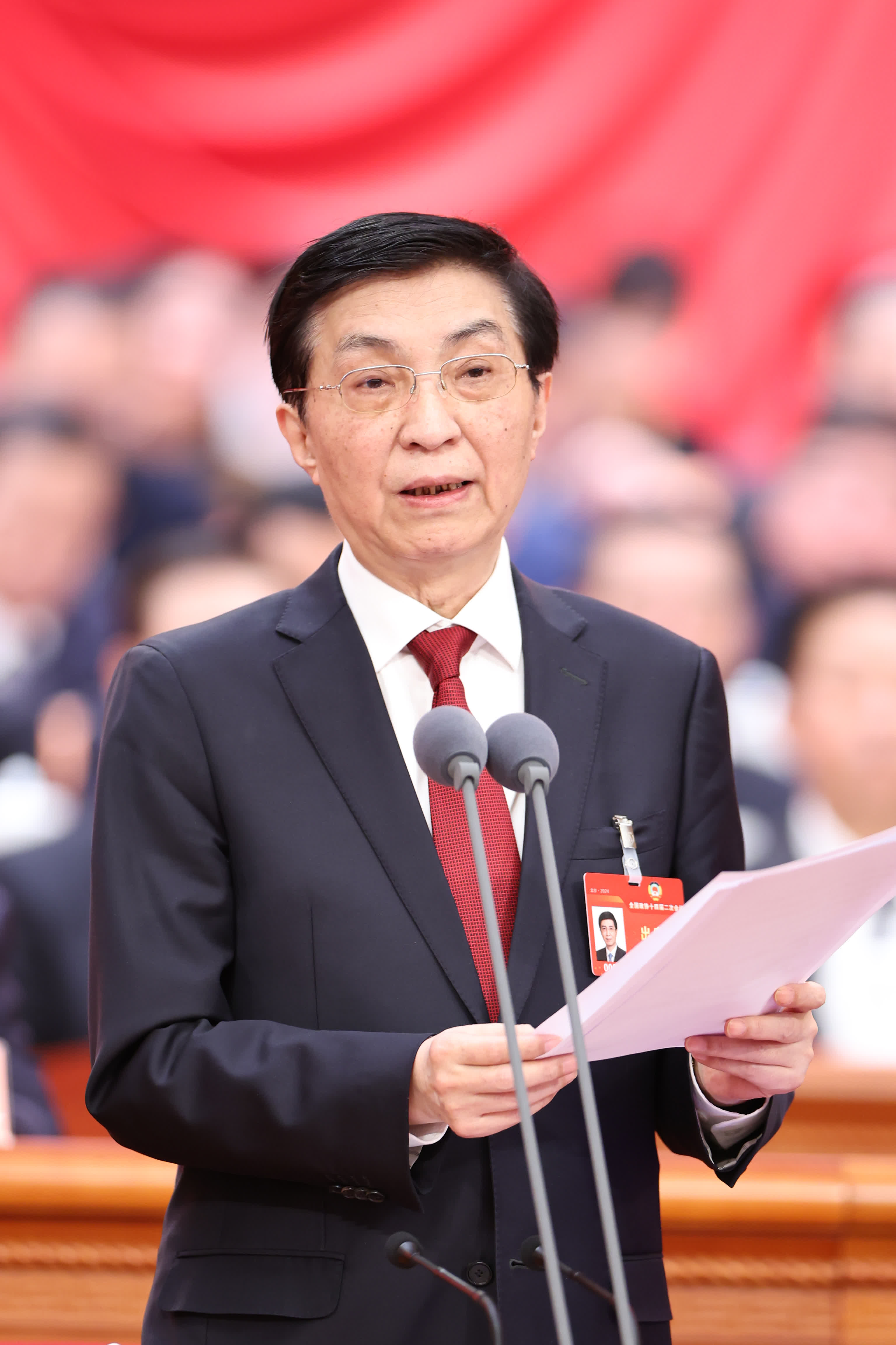 3月10日，全國政協十四屆二次會議在北京人民大會堂舉行閉幕會。全國政協主席王滬寧主持閉幕會並講話。 中新社