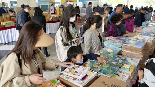 北京書市開幕　首次設置全國古舊書展銷年會