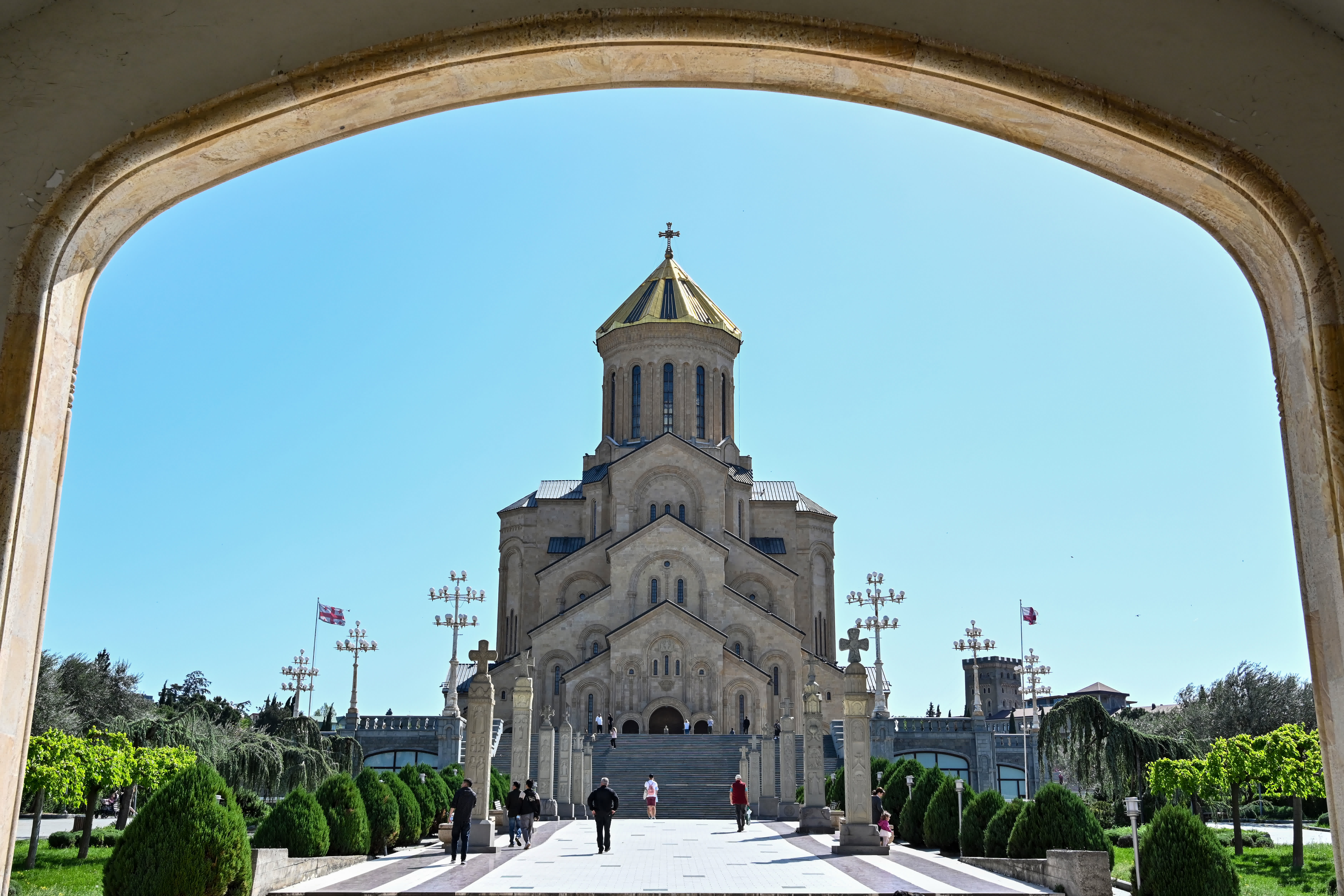 這是4月22日在格魯吉亞首都第比利斯拍攝的聖三一教堂。（新華社）
