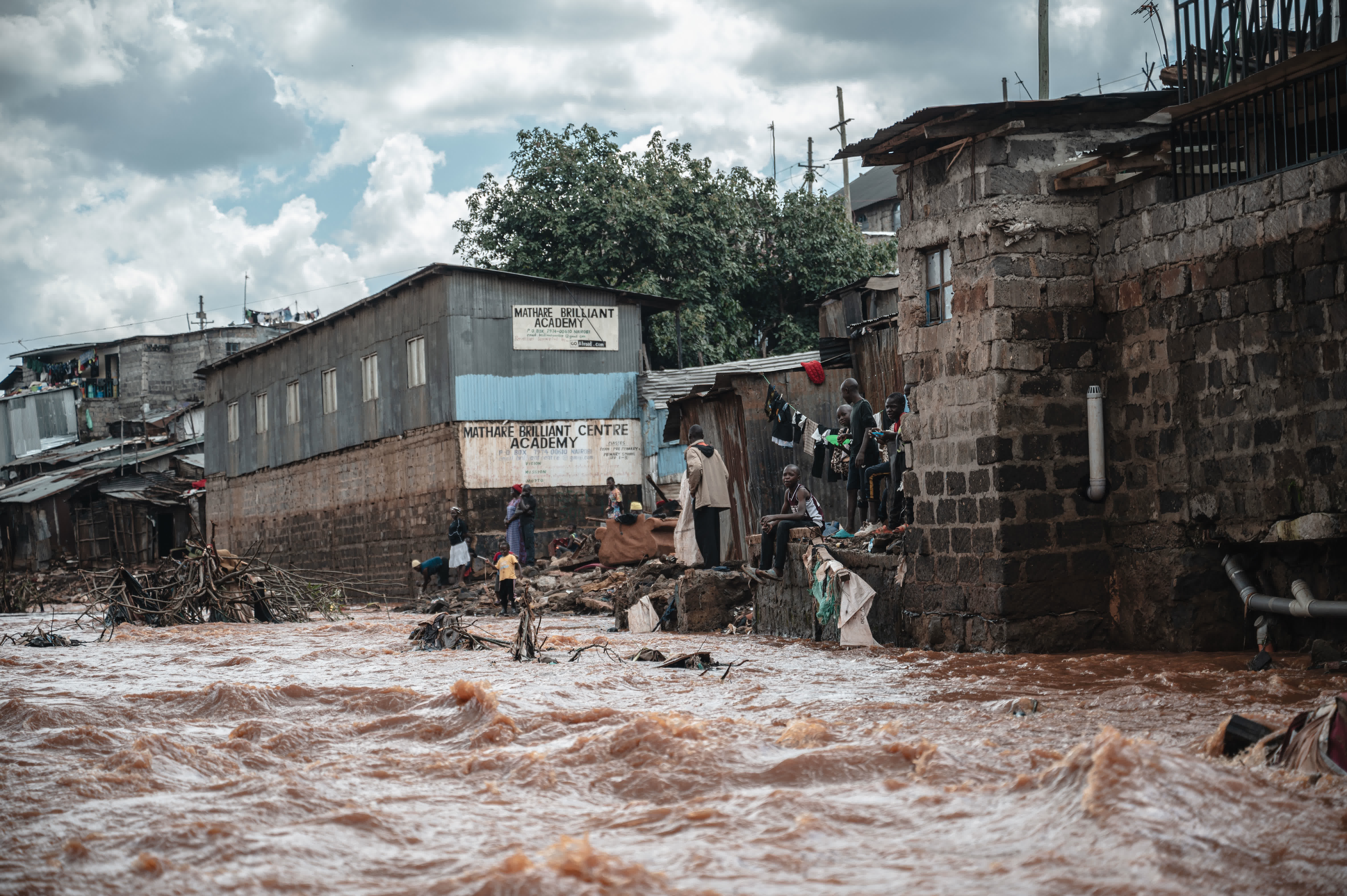 這是4月30日在肯尼亞首都內羅畢的馬薩雷貧民區拍攝的洪水氾濫的區域。（新華社）