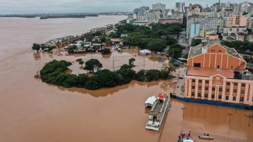 巴西南部洪災致死人數升至39人