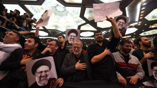 伊朗為總統萊希及其隨行人員舉行遺體告別儀式