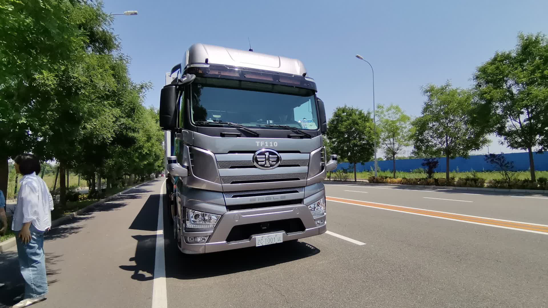 （有片）自動駕駛卡車開上高速　香港文匯網記者帶您搭車體驗！