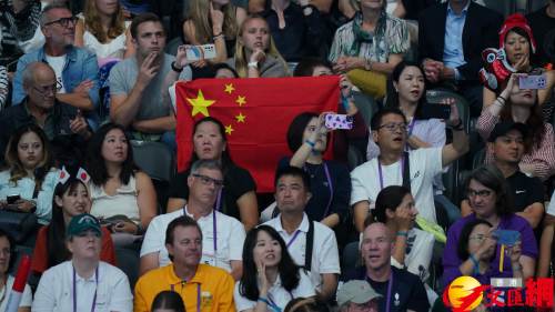 中國隊選手登場　現場觀眾為奧運健兒加油
