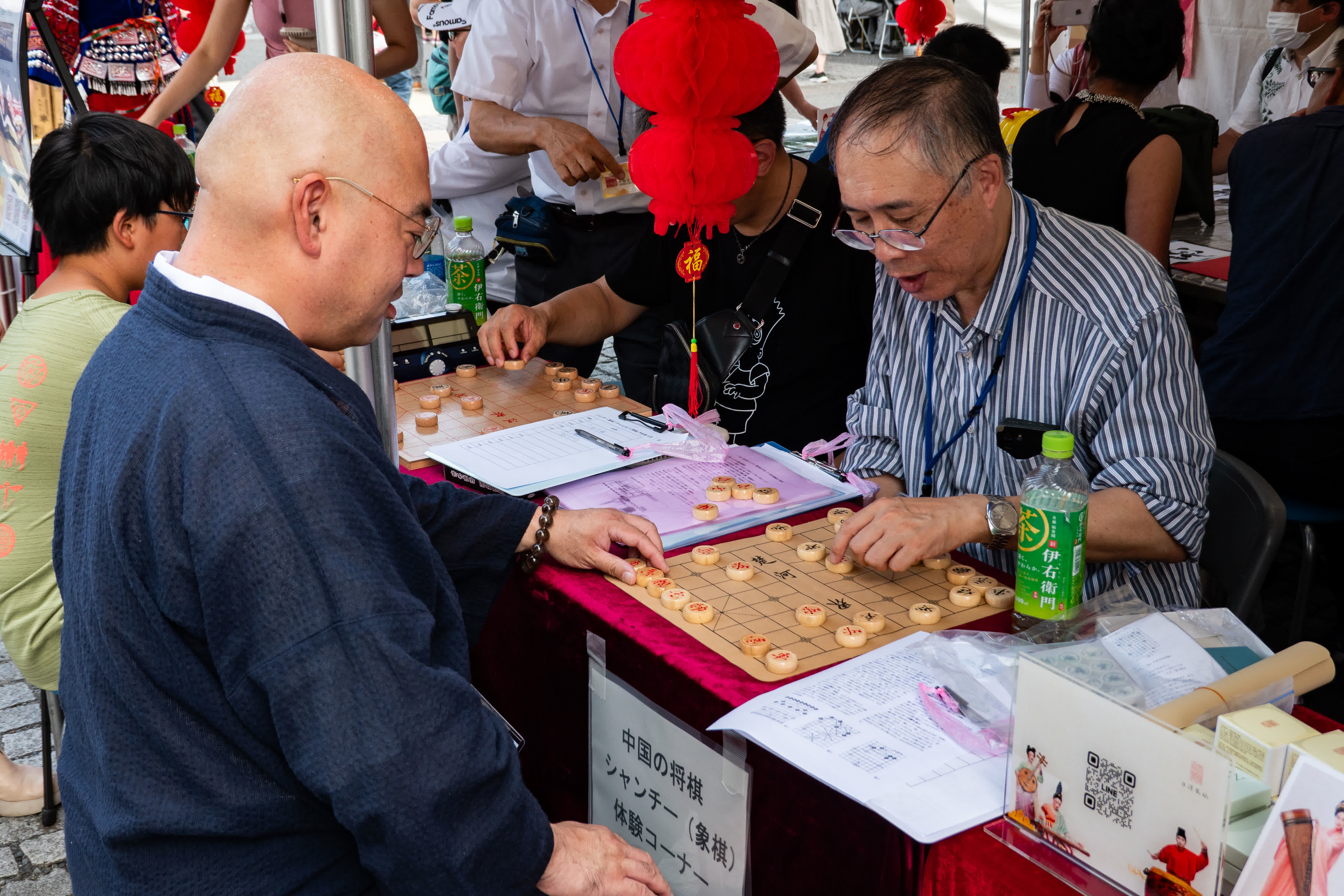 9月7日，人們在日本首都東京舉行的「2024中國節(jié)」活動上體驗(yàn)中國象棋。（新華社）