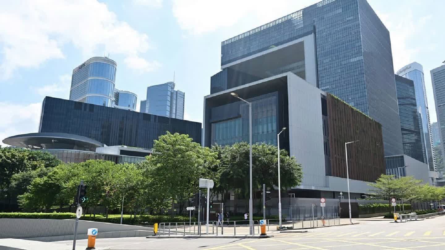 金鐘政總外遭擲紅漆彈 重案組接手查動機 - 香港 - 香港文匯報
