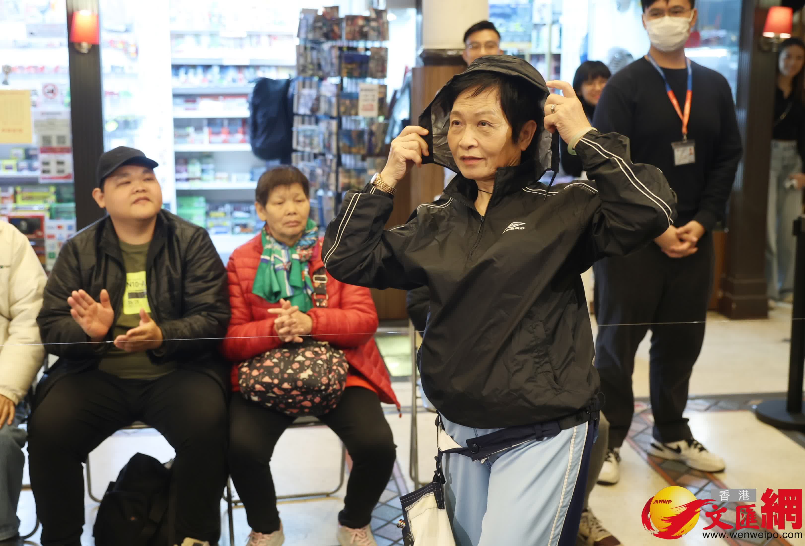 「黑暗中的閃耀」成果展覽暨時裝秀。（香港文匯報記者郭木又攝）