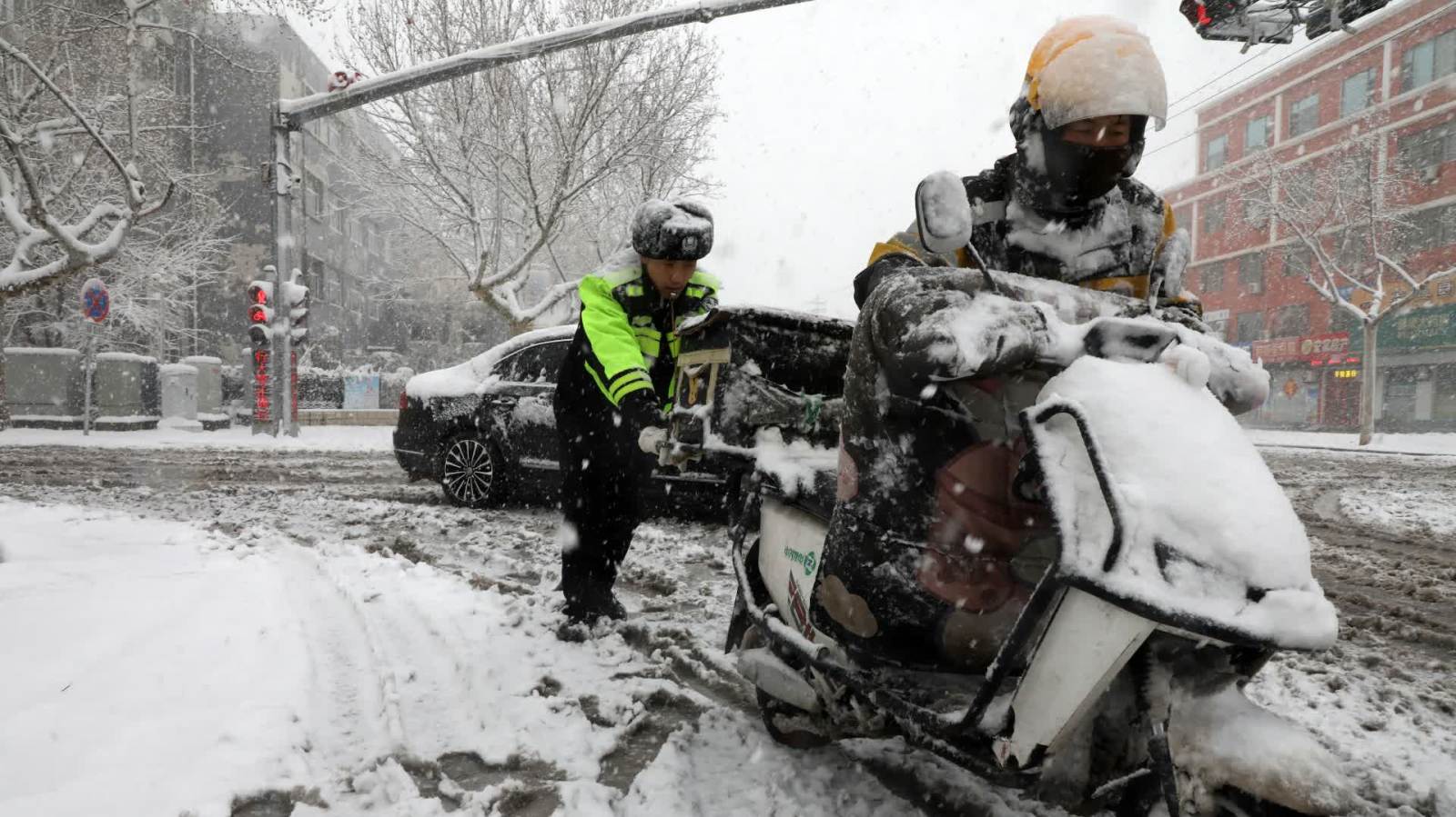 山東迎雨雪降溫天氣