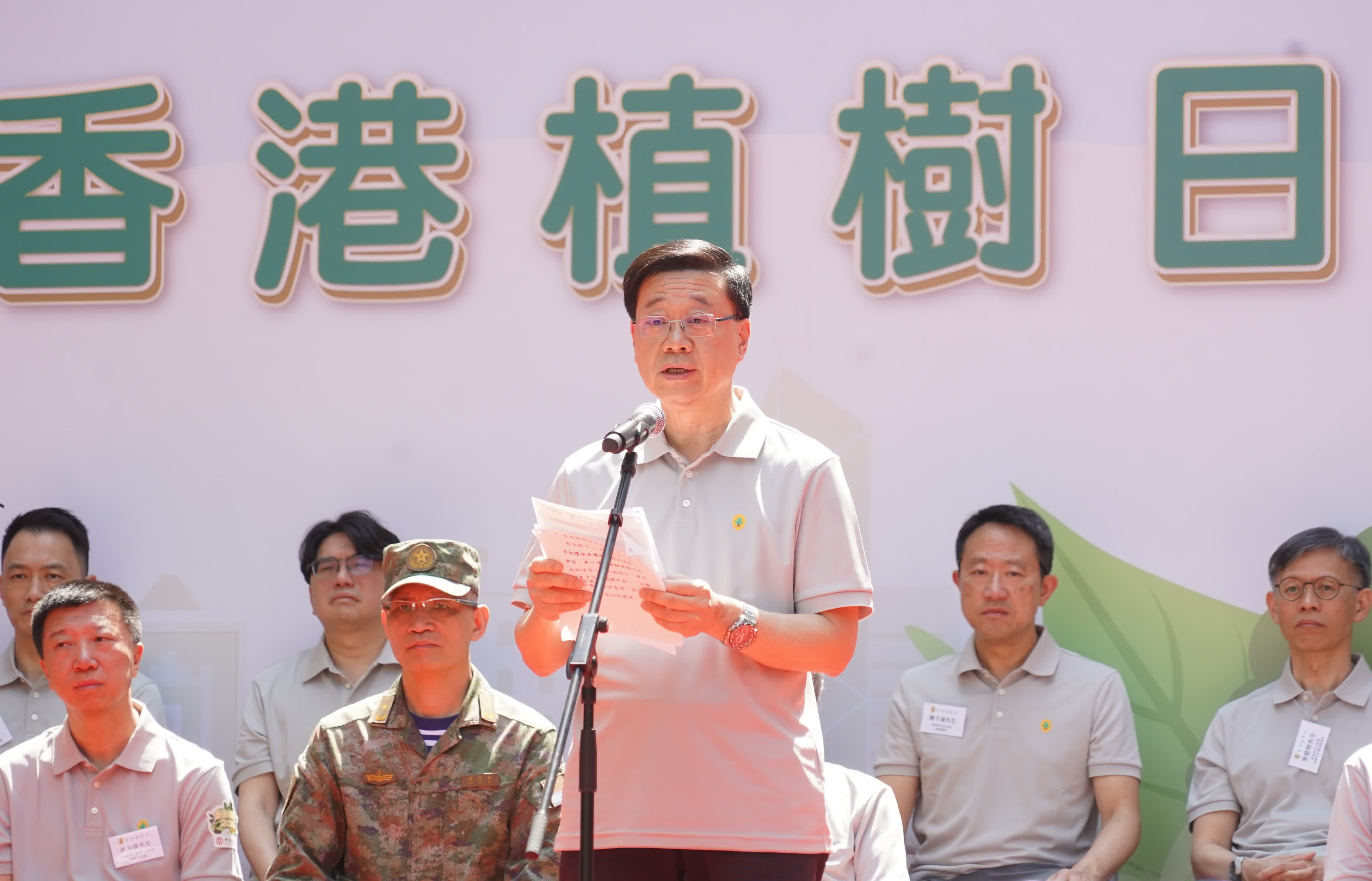 港植樹日種5000樹苗特首籲市民將環保護林融入生活- 香港- 香港文匯網