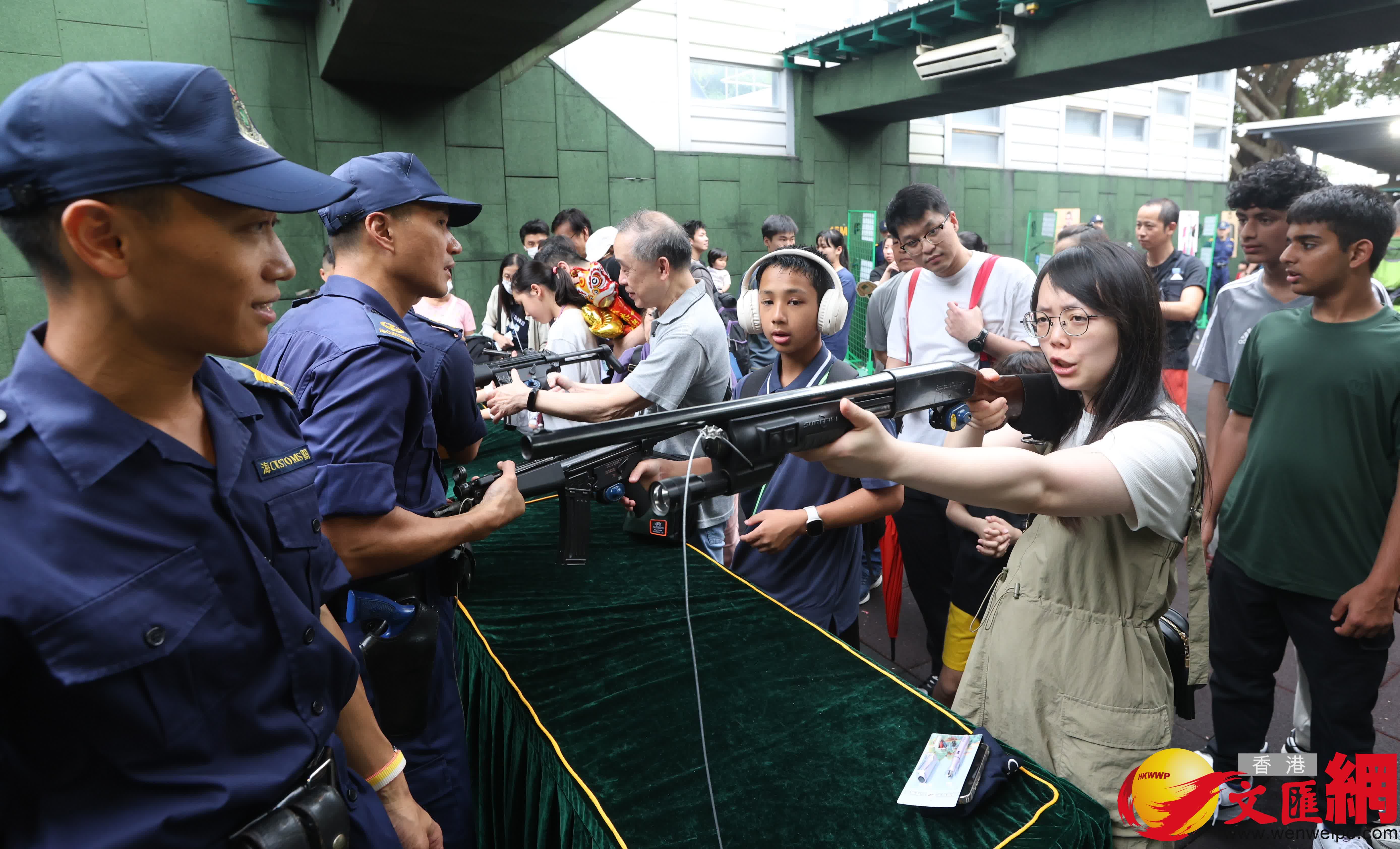 響應「全民國家安全教育日」，香港海關學院舉辦開放日。（香港文匯報記者曾興偉 攝）