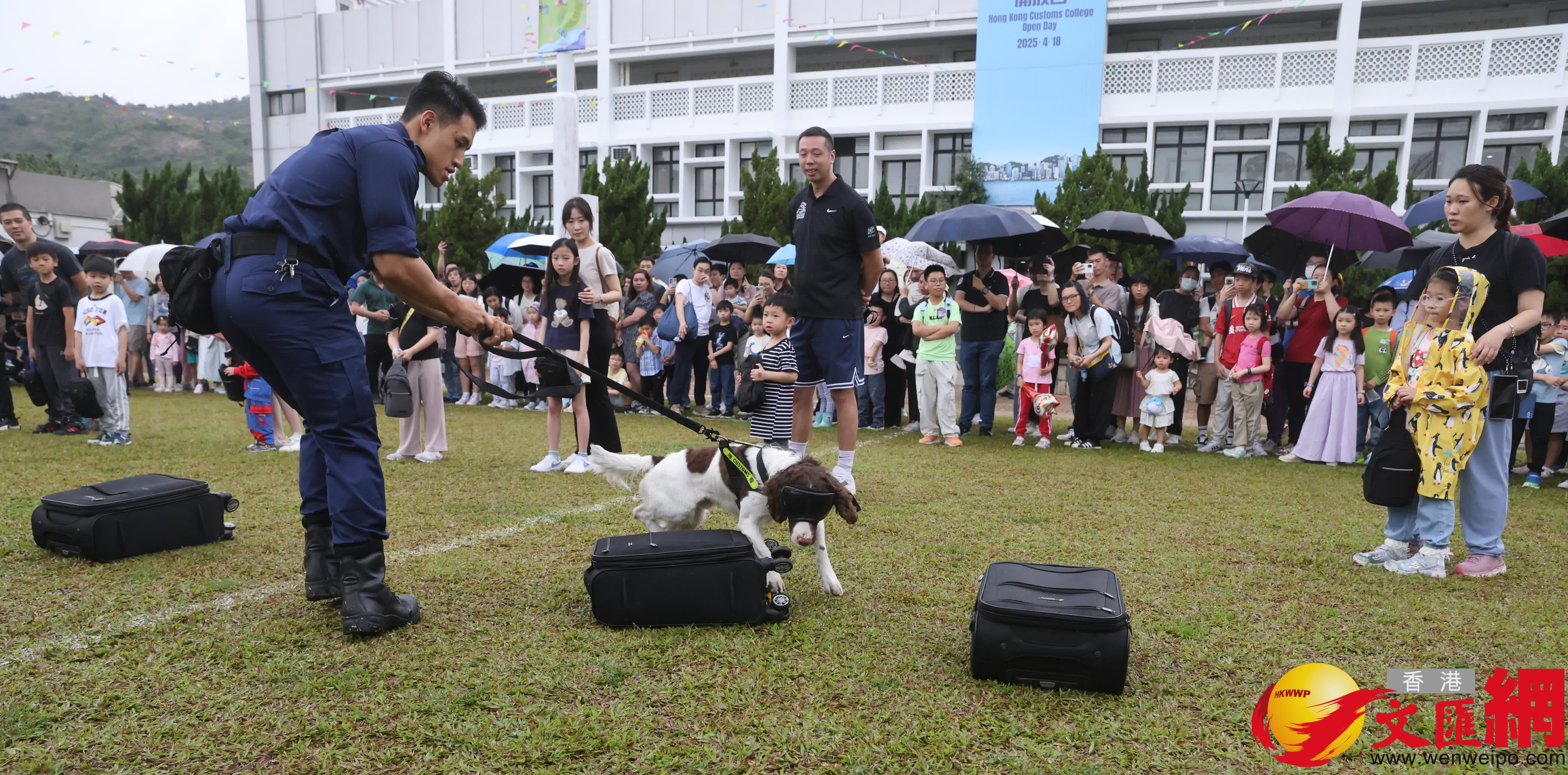 響應「全民國家安全教育日」，香港海關學院舉辦開放日。（香港文匯報記者曾興偉 攝）