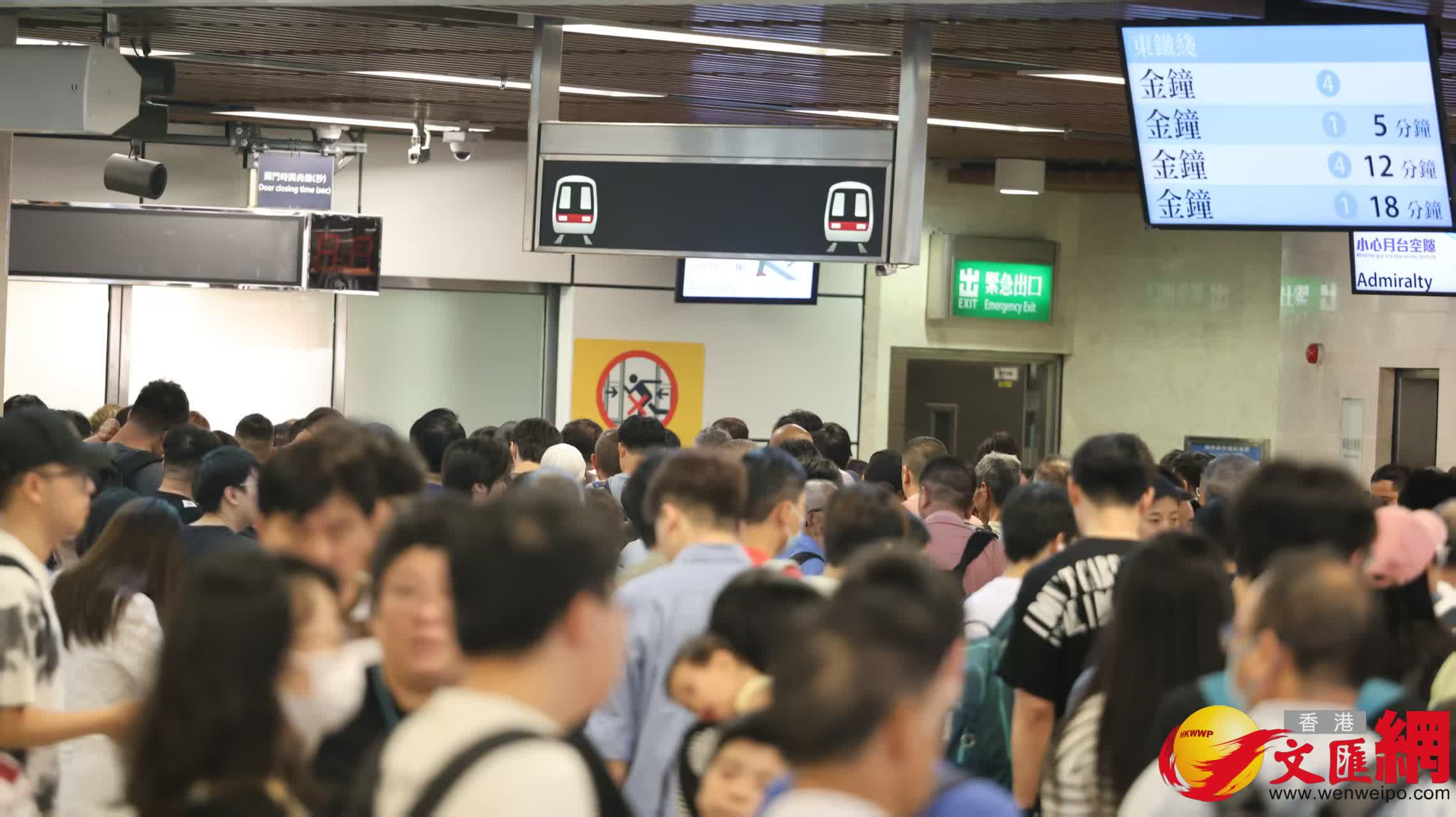 復活節長假期結束,羅湖站回港情況。(香港文匯報記者黃艾力攝) 復活節長假期結束,羅湖站回港情況。(香港文匯報記者黃艾力攝)