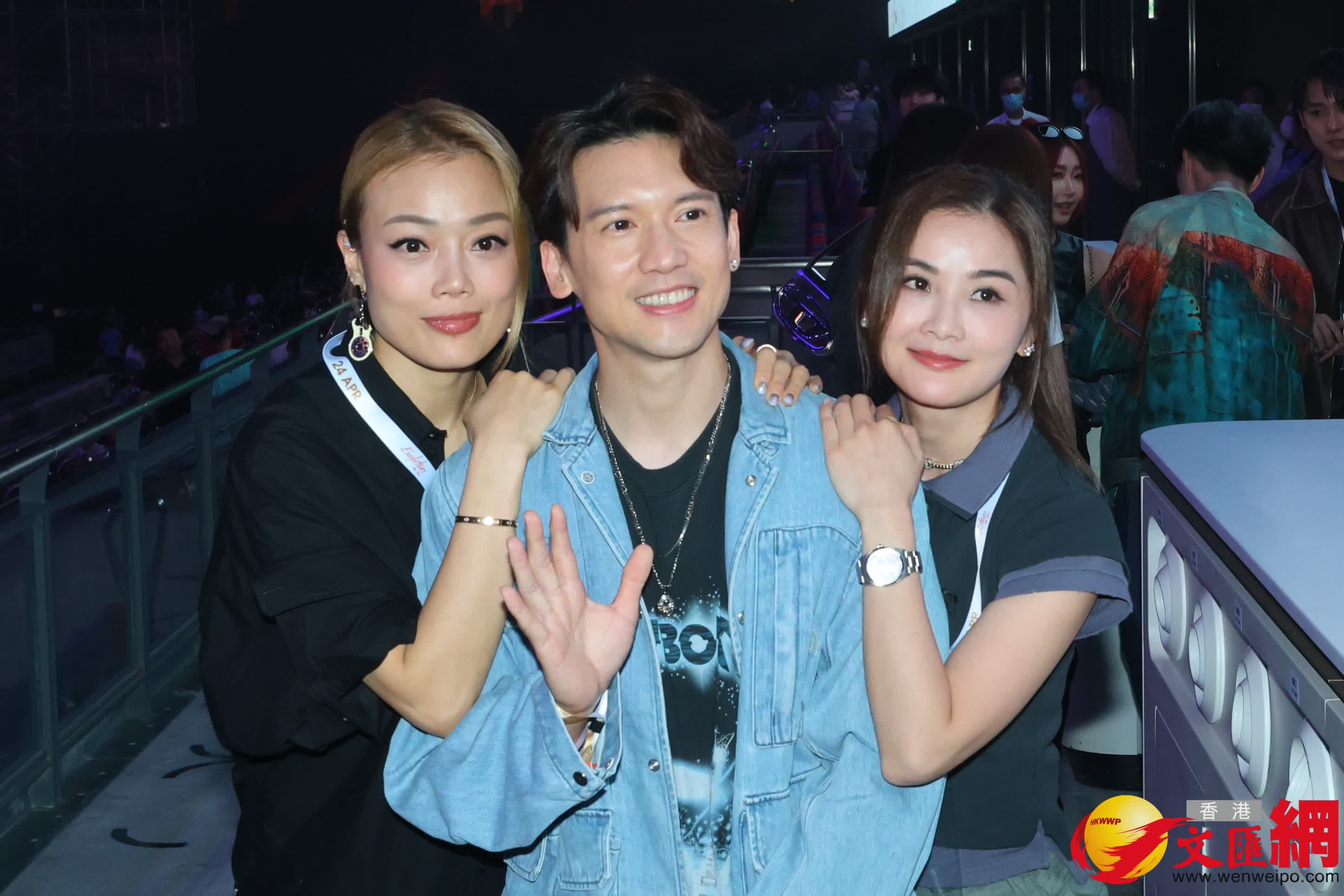謝霆鋒演唱會星光熠熠,多位明星捧場。 (香港文匯報記者北山彥 攝) 謝霆鋒演唱會星光熠熠,多位明星捧場。 (香港文匯報記者北山彥 攝)