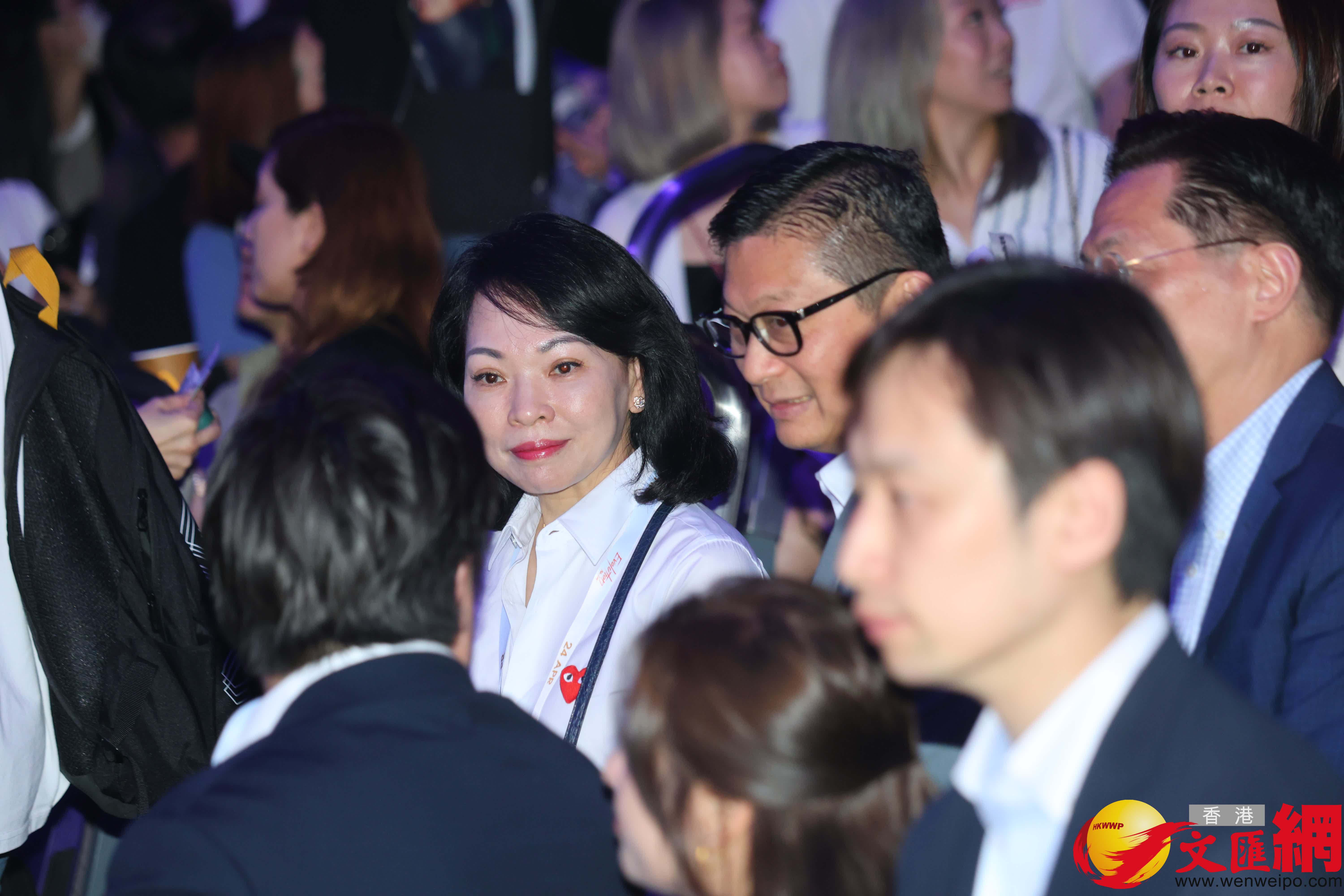 謝霆鋒演唱會星光熠熠,多位明星捧場。 (香港文匯報記者北山彥 攝) 謝霆鋒演唱會星光熠熠,多位明星捧場。 (香港文匯報記者北山彥 攝)