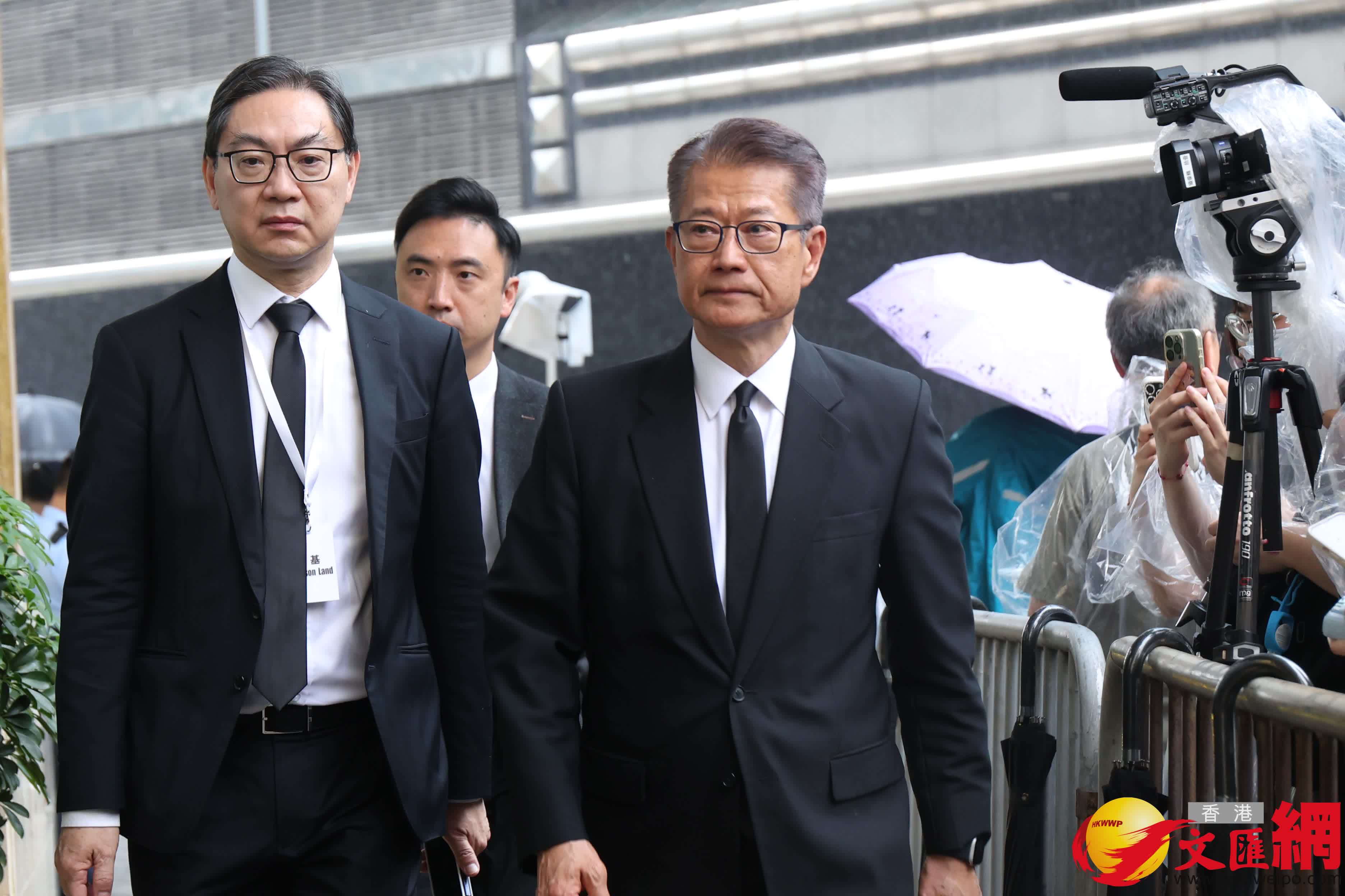 財政司長長陳茂波(右)、恒基地產執行董事黃浩明(左)。（香港文匯報記者萬霜靈 攝）