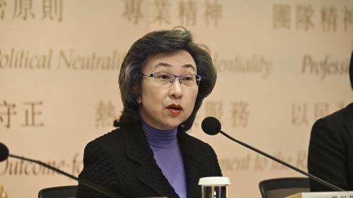5年近2000名公務(wù)員行為不當(dāng)被懲處　有官校教師用極不合適教材被革職