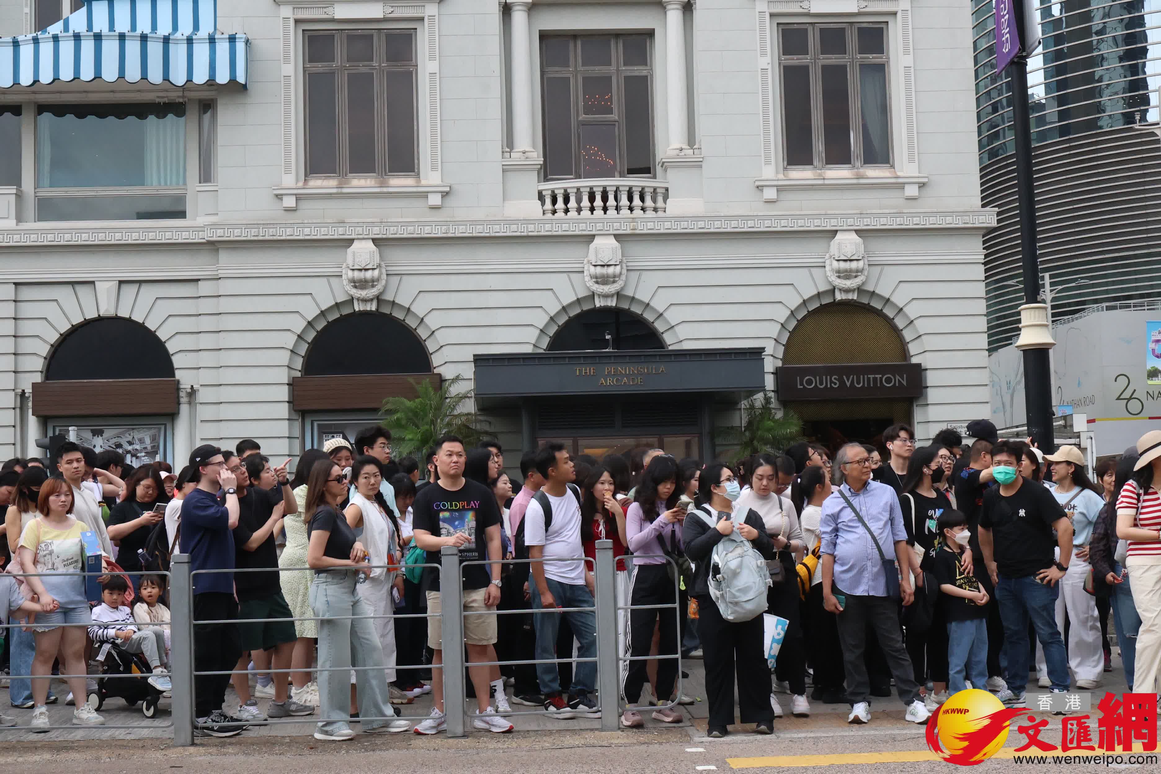 黃金周料490萬人次陸路進出香港。(香港文匯報記者萬霜靈 攝) 黃金周料490萬人次陸路進出香港。(香港文匯報記者萬霜靈 攝)