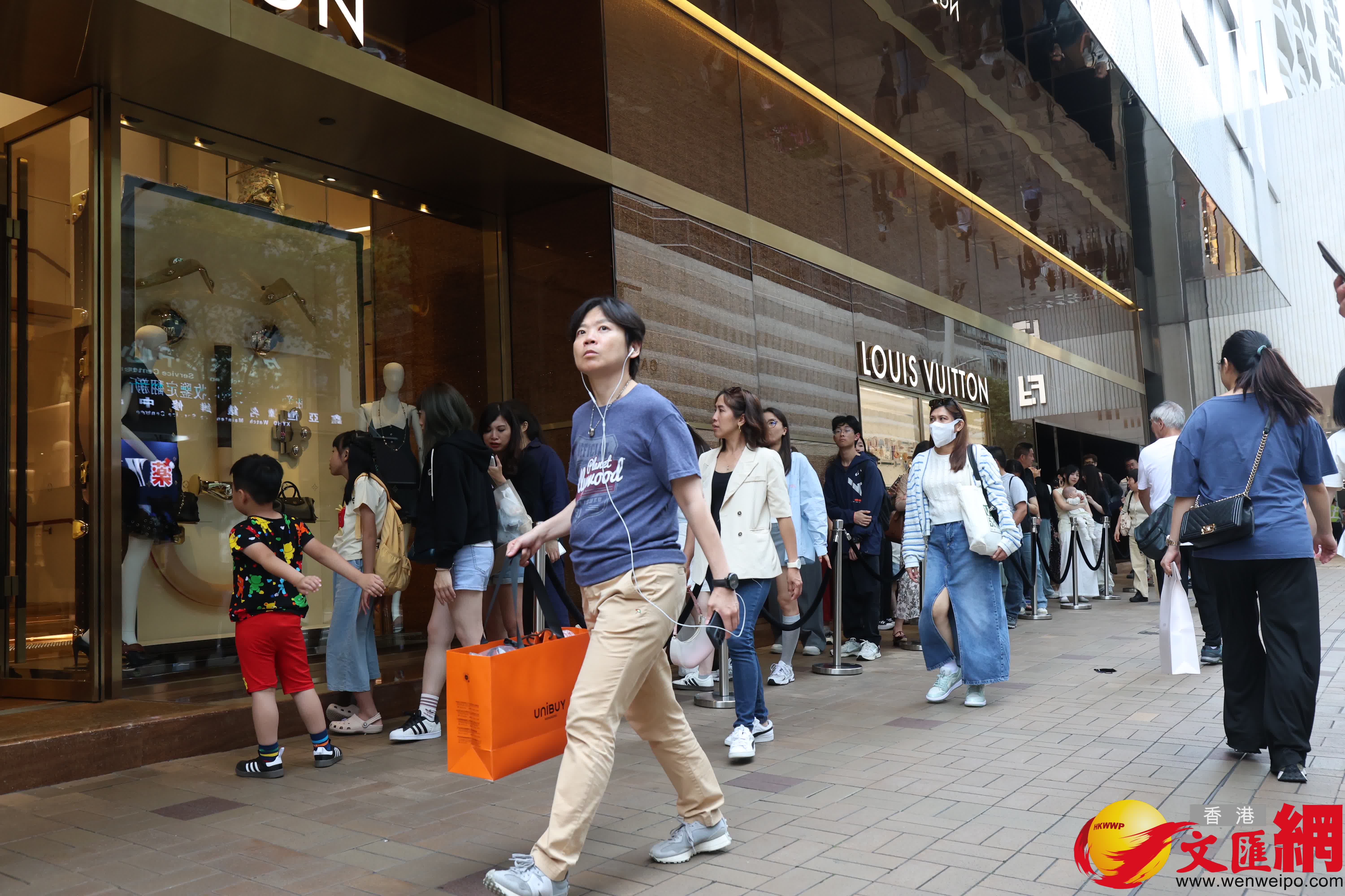 黃金周料490萬人次陸路進出香港。(香港文匯報記者萬霜靈 攝) 黃金周料490萬人次陸路進出香港。(香港文匯報記者萬霜靈 攝)