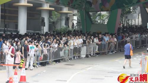 五一黃金周 | 山頂纜車大排長龍