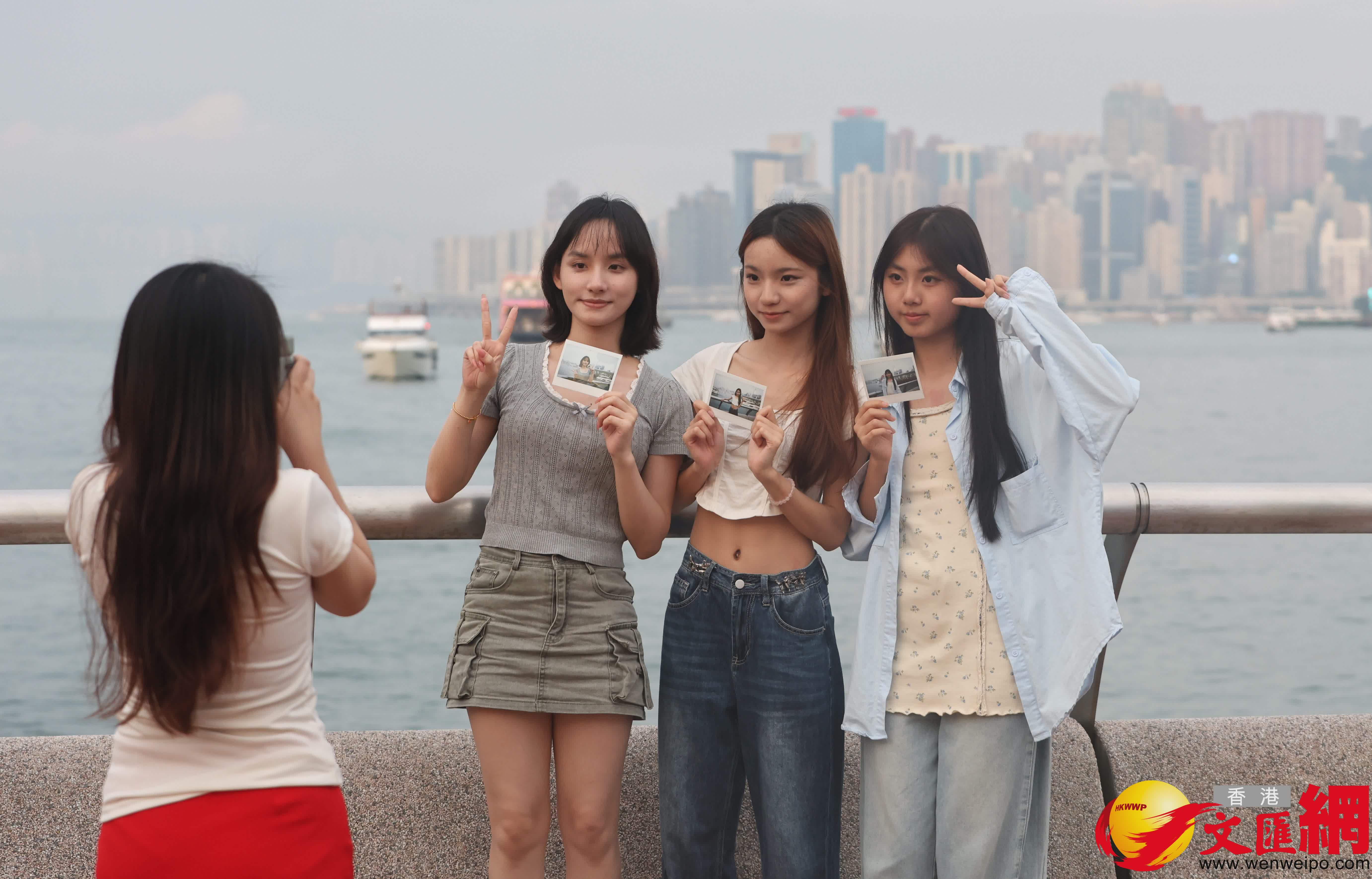 五一黃金周,中區吸引大批旅客旅遊打卡。(香港文匯報記者曾興偉 攝) 五一黃金周,中區吸引大批旅客旅遊打卡。(香港文匯報記者曾興偉 攝)