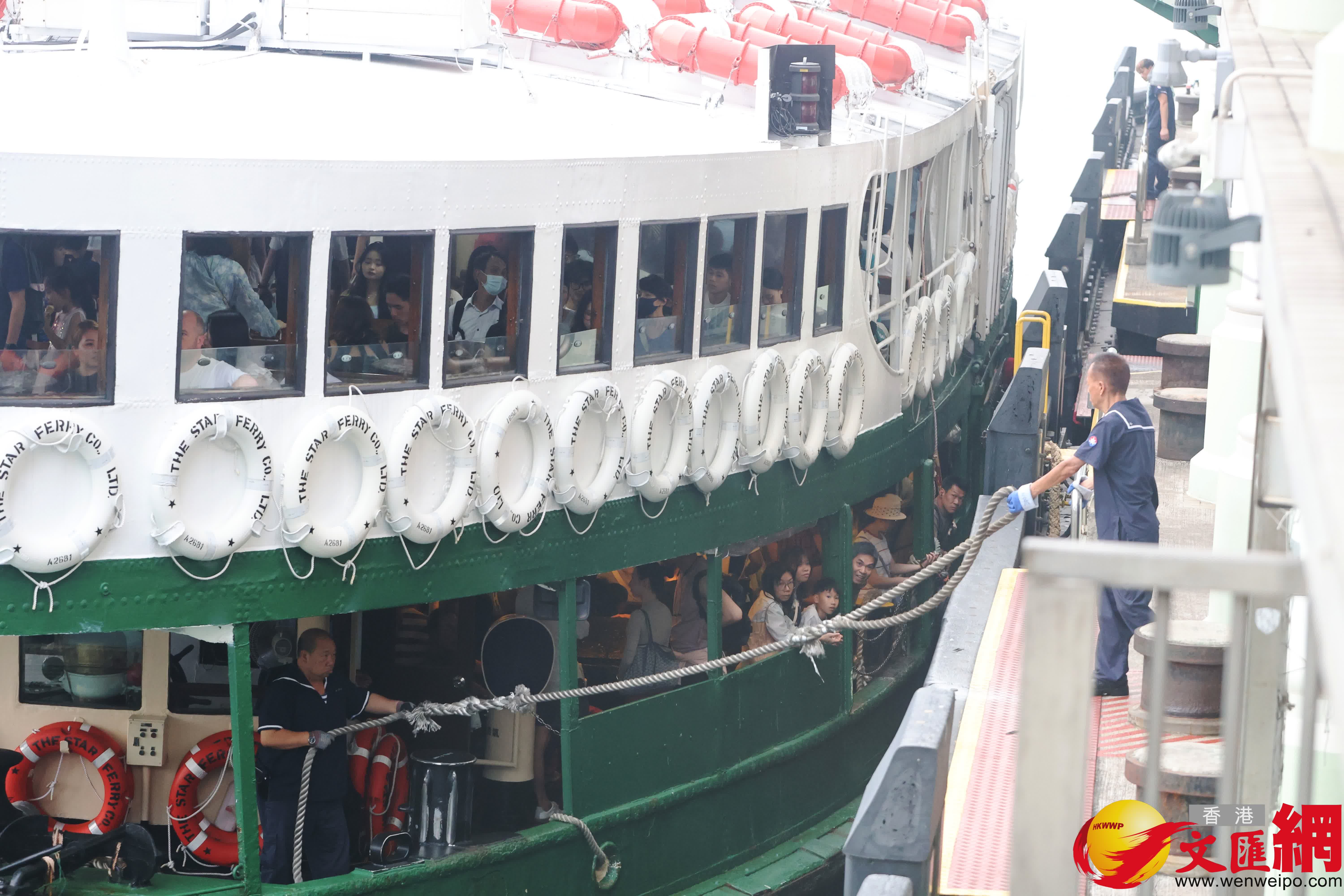 五一黃金周,中區吸引大批旅客旅遊打卡。(香港文匯報記者曾興偉 攝) 五一黃金周,中區吸引大批旅客旅遊打卡。(香港文匯報記者曾興偉 攝)