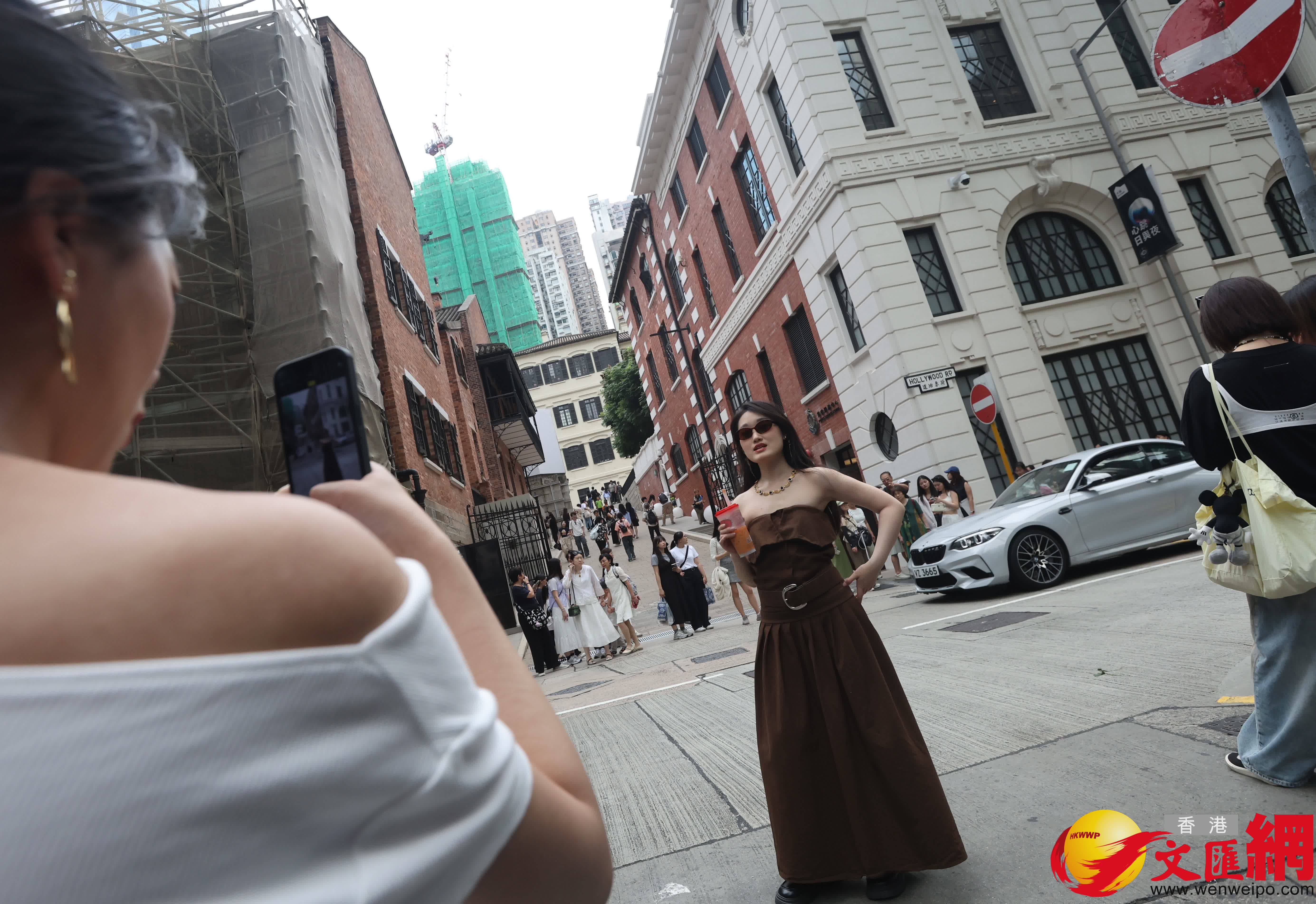 五一黃金周,中區吸引大批旅客旅遊打卡。(香港文匯報記者曾興偉 攝) 五一黃金周,中區吸引大批旅客旅遊打卡。(香港文匯報記者曾興偉 攝)