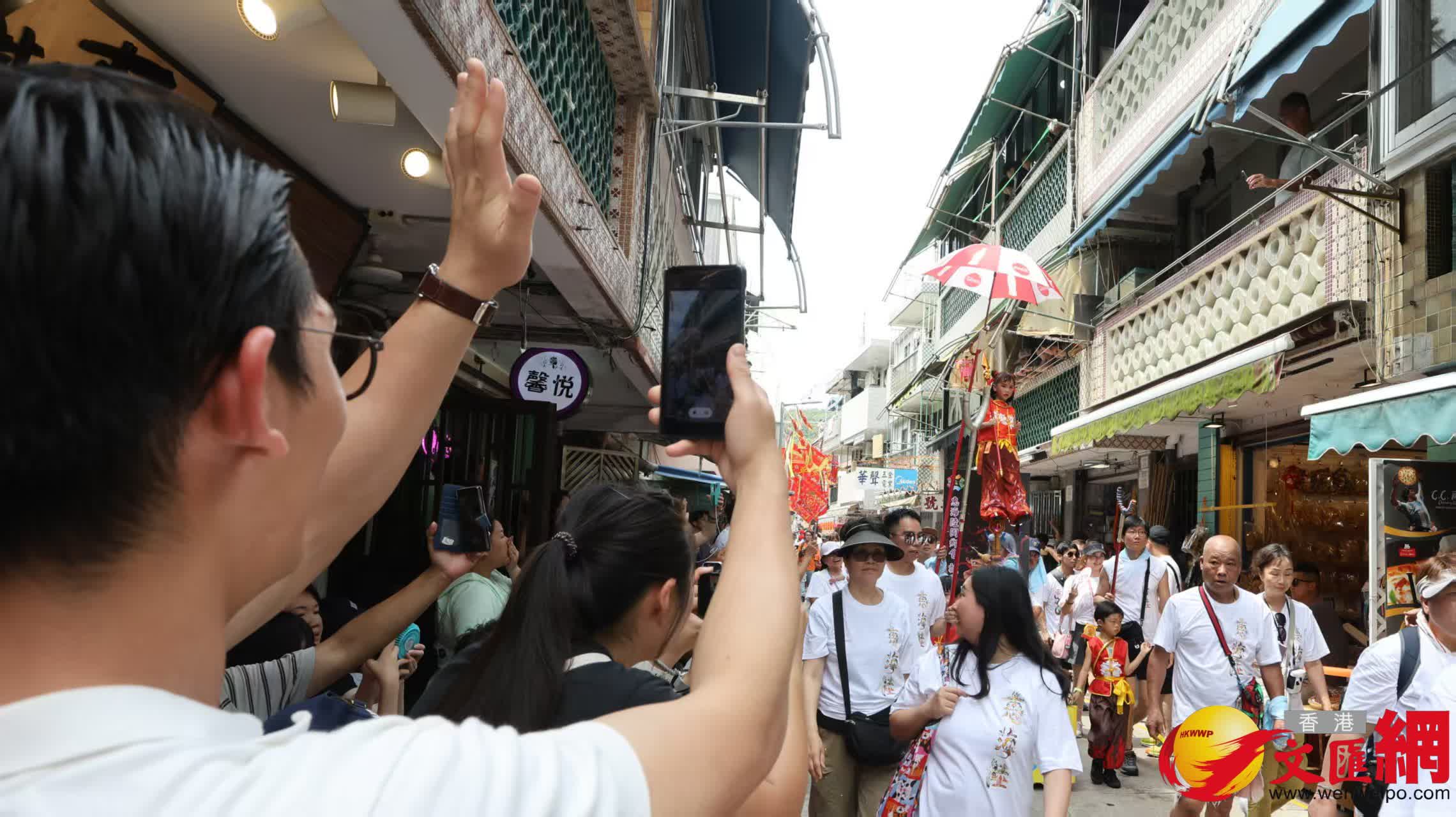 長洲飄色2025。(香港文匯報記者黃艾力攝) 長洲飄色2025。(香港文匯報記者黃艾力攝)