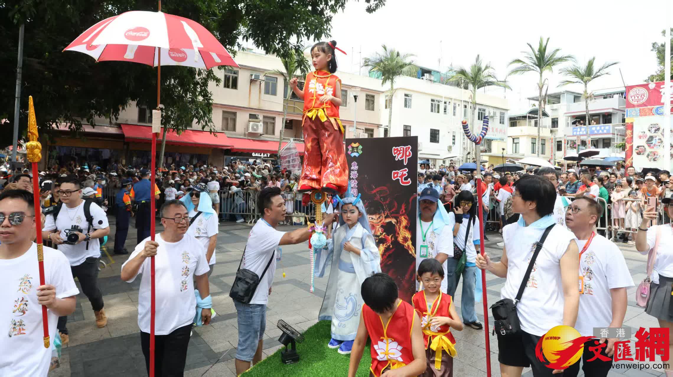 長洲飄色2025。(香港文匯報記者黃艾力攝) 長洲飄色2025。(香港文匯報記者黃艾力攝)