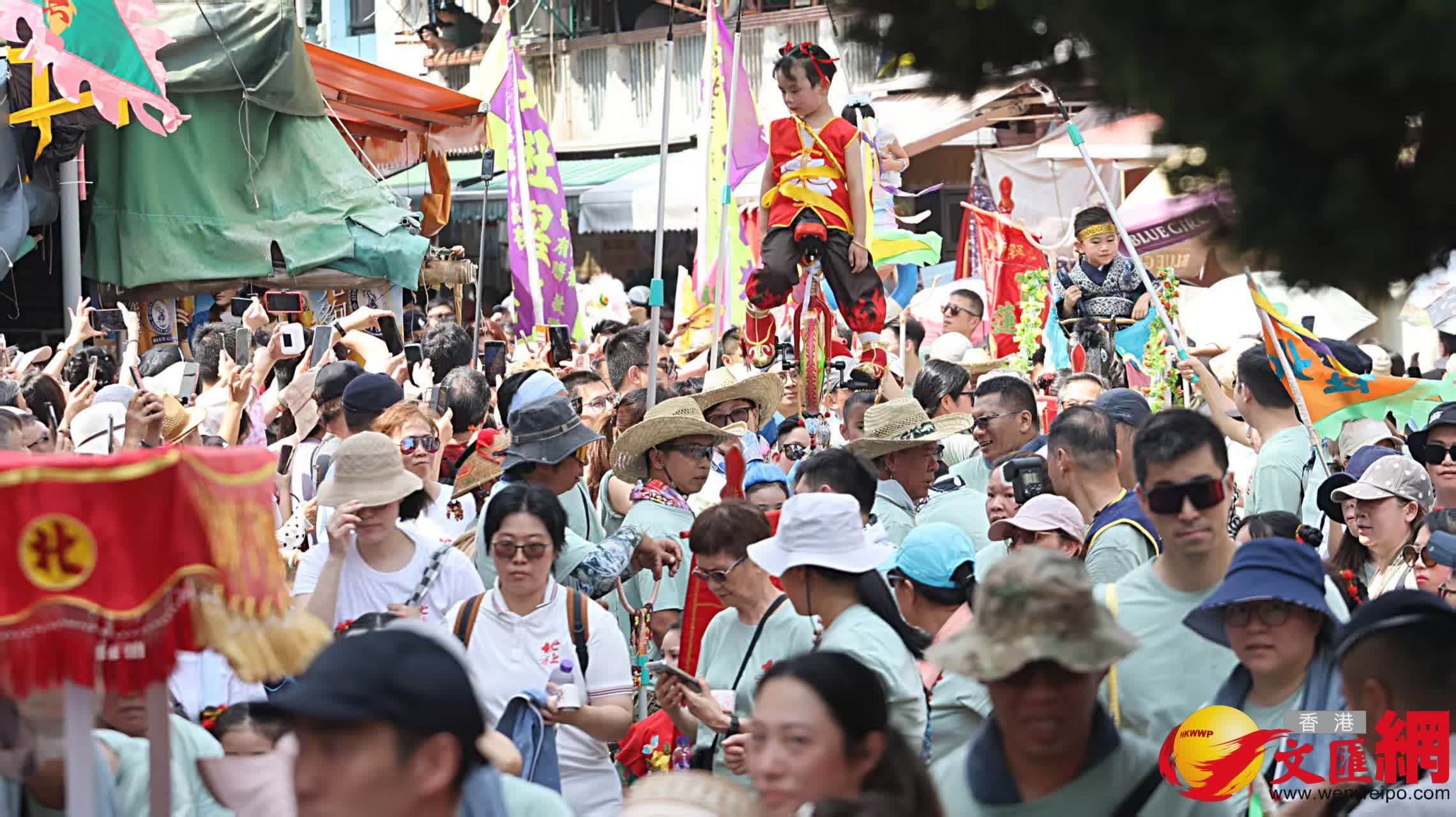 長洲飄色2025。(香港文匯報記者黃艾力攝) 長洲飄色2025。(香港文匯報記者黃艾力攝)