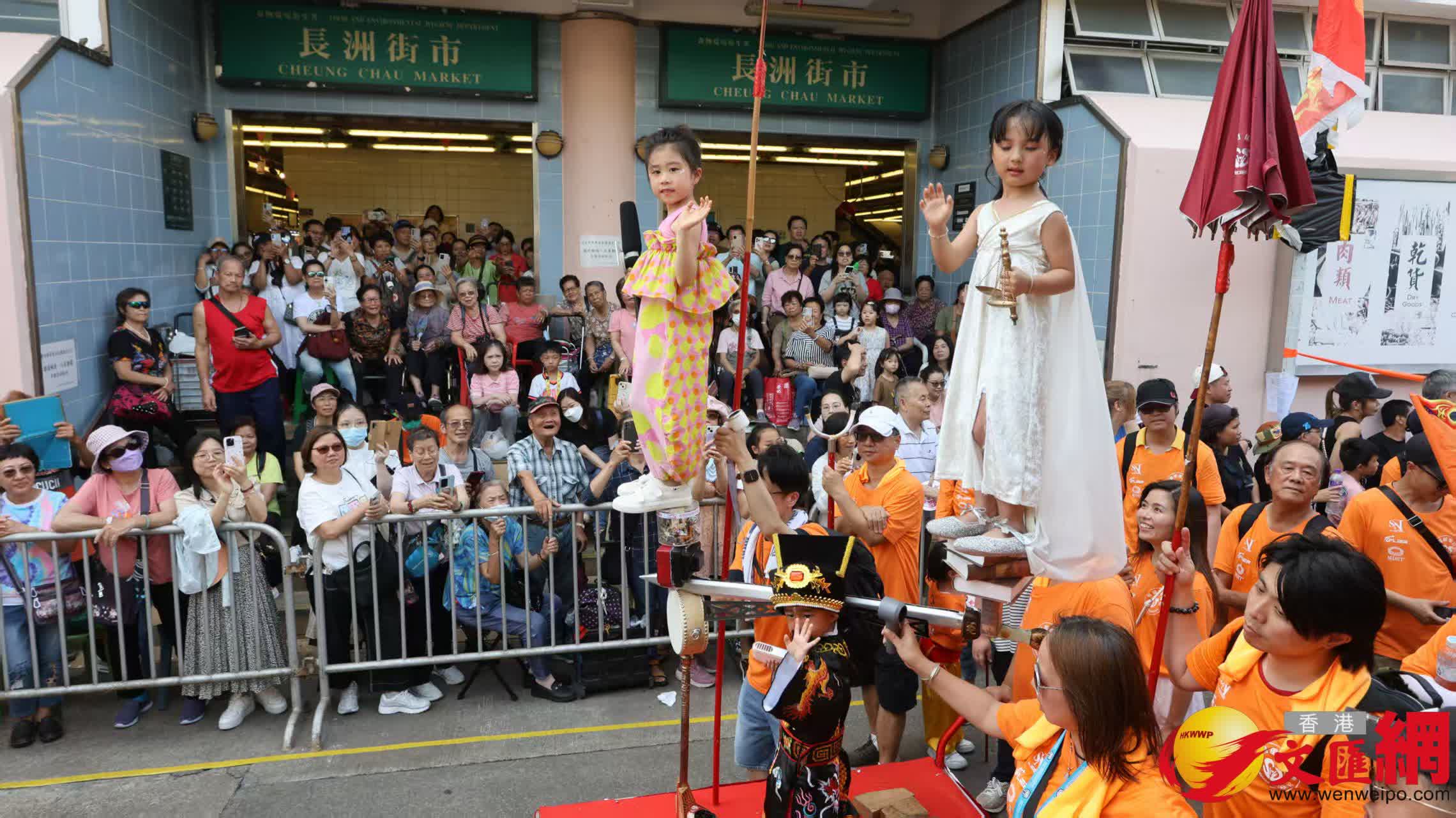 長洲飄色2025。(香港文匯報記者黃艾力攝) 長洲飄色2025。(香港文匯報記者黃艾力攝)