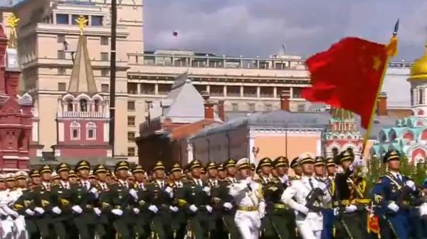 威武！中國人民解放軍儀仗司禮大隊亮相莫斯科紅場
