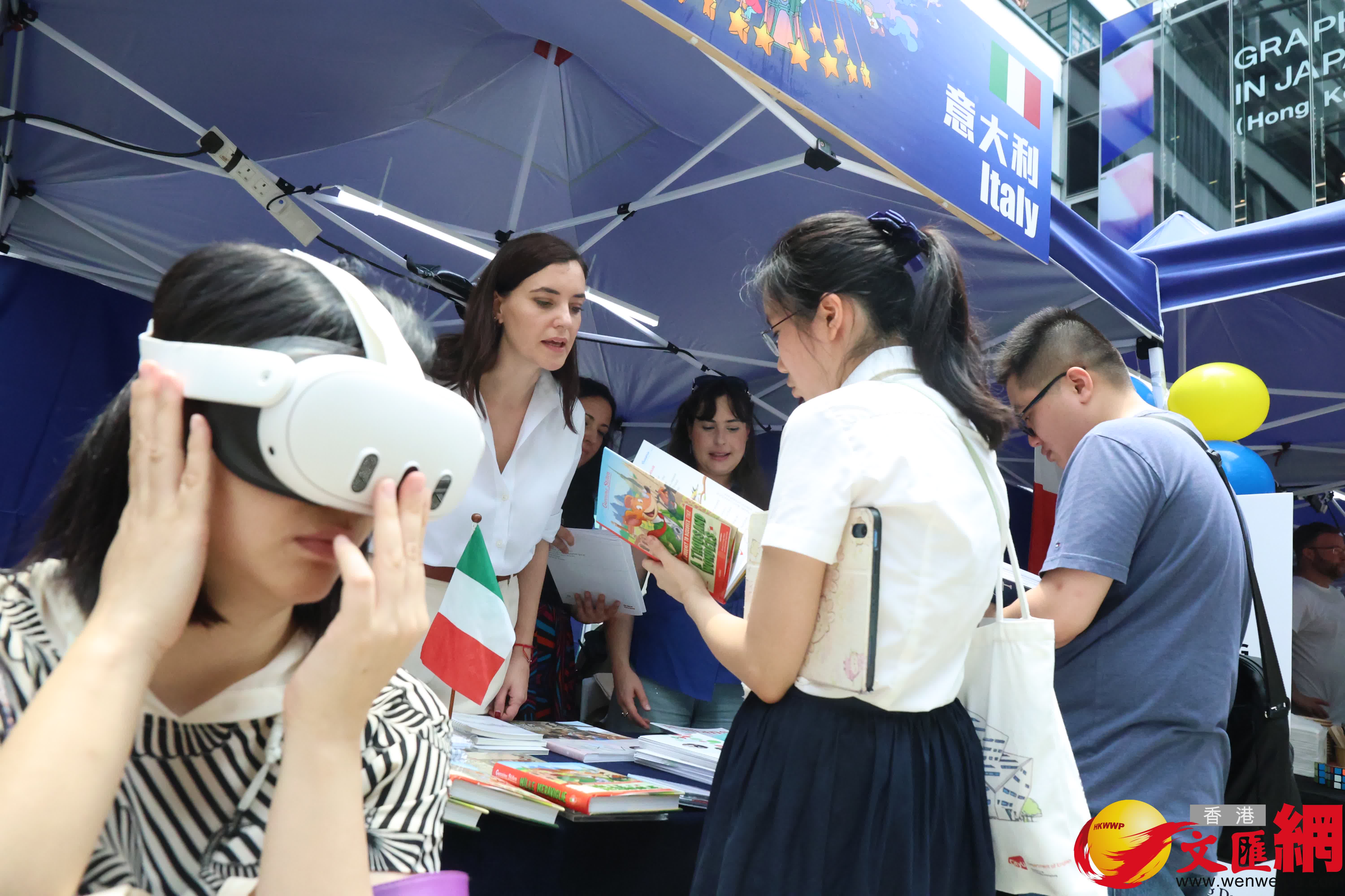 以VR介紹意大利的馬哥孛羅景點。(香港文匯報記者萬霜靈 攝) 以VR介紹意大利的馬哥孛羅景點。(香港文匯報記者萬霜靈 攝)