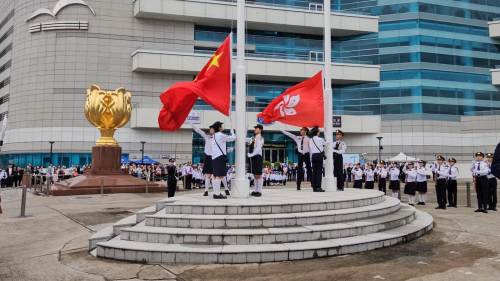 逾600人齊集金紫荊廣場　一同參與升旗儀式