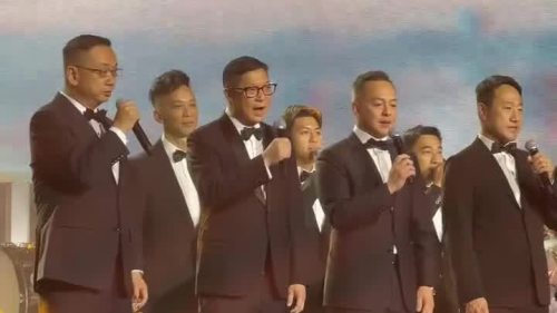 (有片) 鄧炳強及多位紀律部隊首長 為公益高唱一曲《獅子山下》
