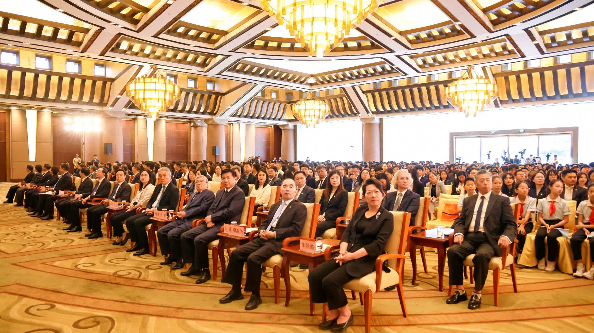 （有片）700名中外學生共話大國外交　2025北京國際模擬聯合國大會開幕