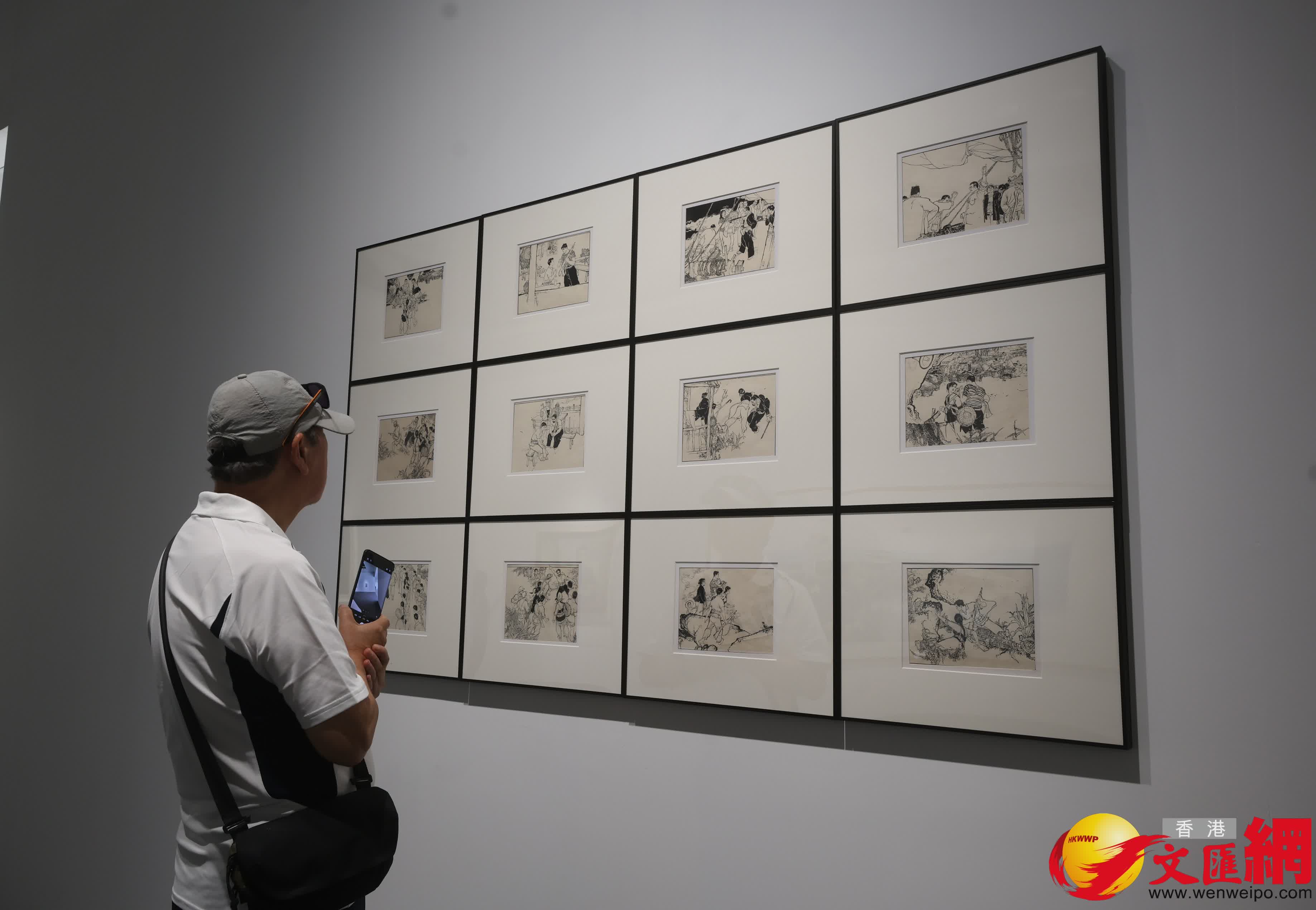 紫荊雜誌社承辦「其命惟新--廣東美術百年大展(香港)」暨開幕禮。下午陸續有市民前往參觀展覽。 (香港文匯報記者郭木又 攝) 紫荊雜誌社承辦「其命惟新--廣東美術百年大展(香港)」暨開幕禮。下午陸續有市民前往參觀展覽。 (香港文匯報記者郭木又 攝)